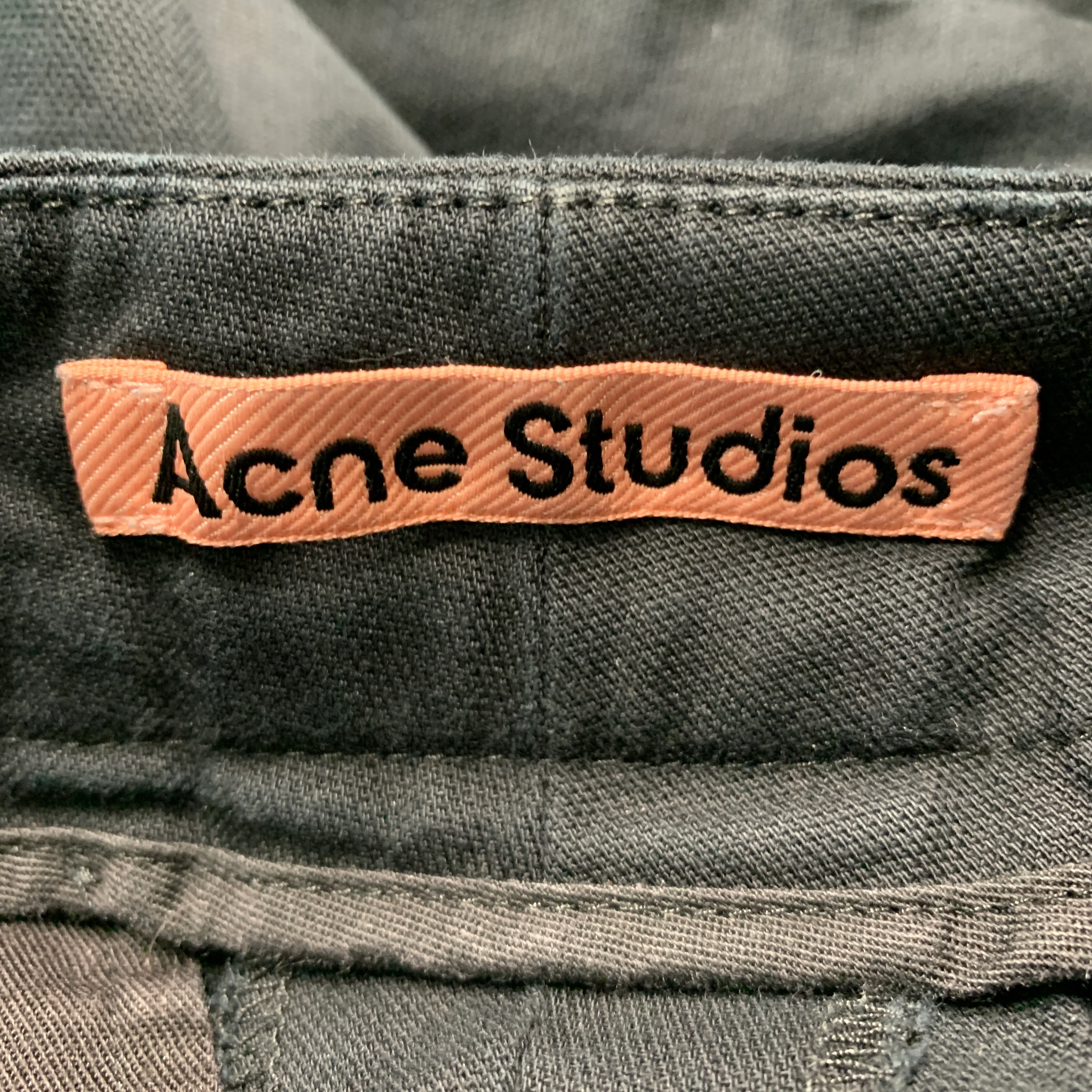 ACNE STUDIOS Size 32 Black Solid Cotton Elastane Pleated Dress Pants - Image 3