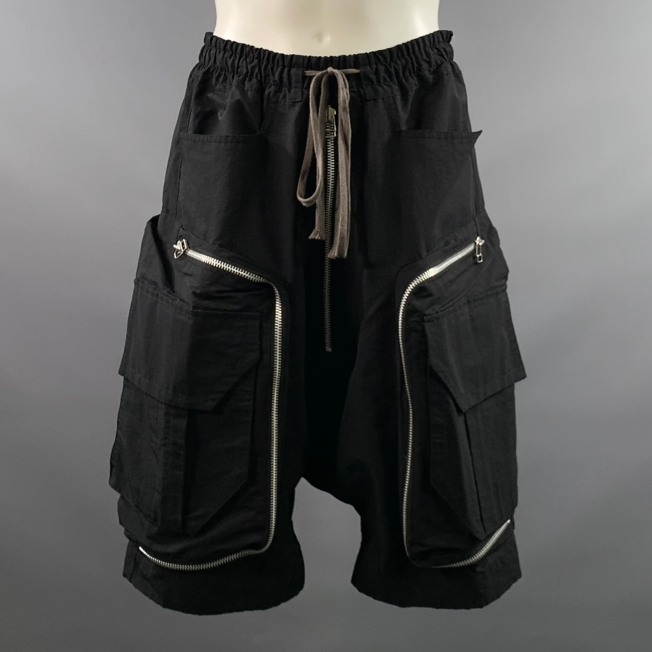 AF ARTEFACT Size M Black Solid Cotton Blend Baggy Shorts