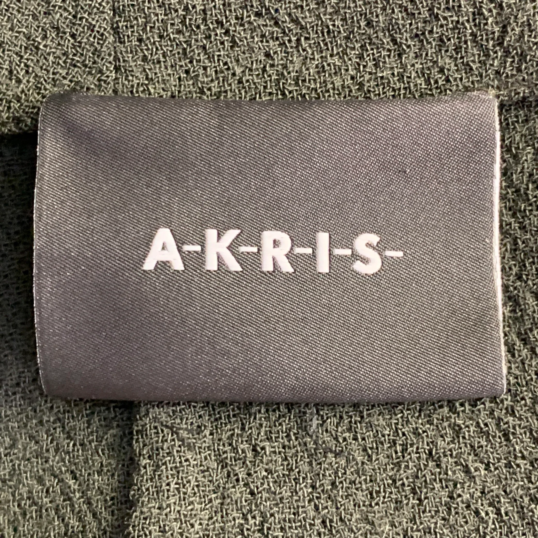 AKRIS Size 12 Dark Green Wool Crepe Sleeveless V-Neck Midi Dress - Image 4