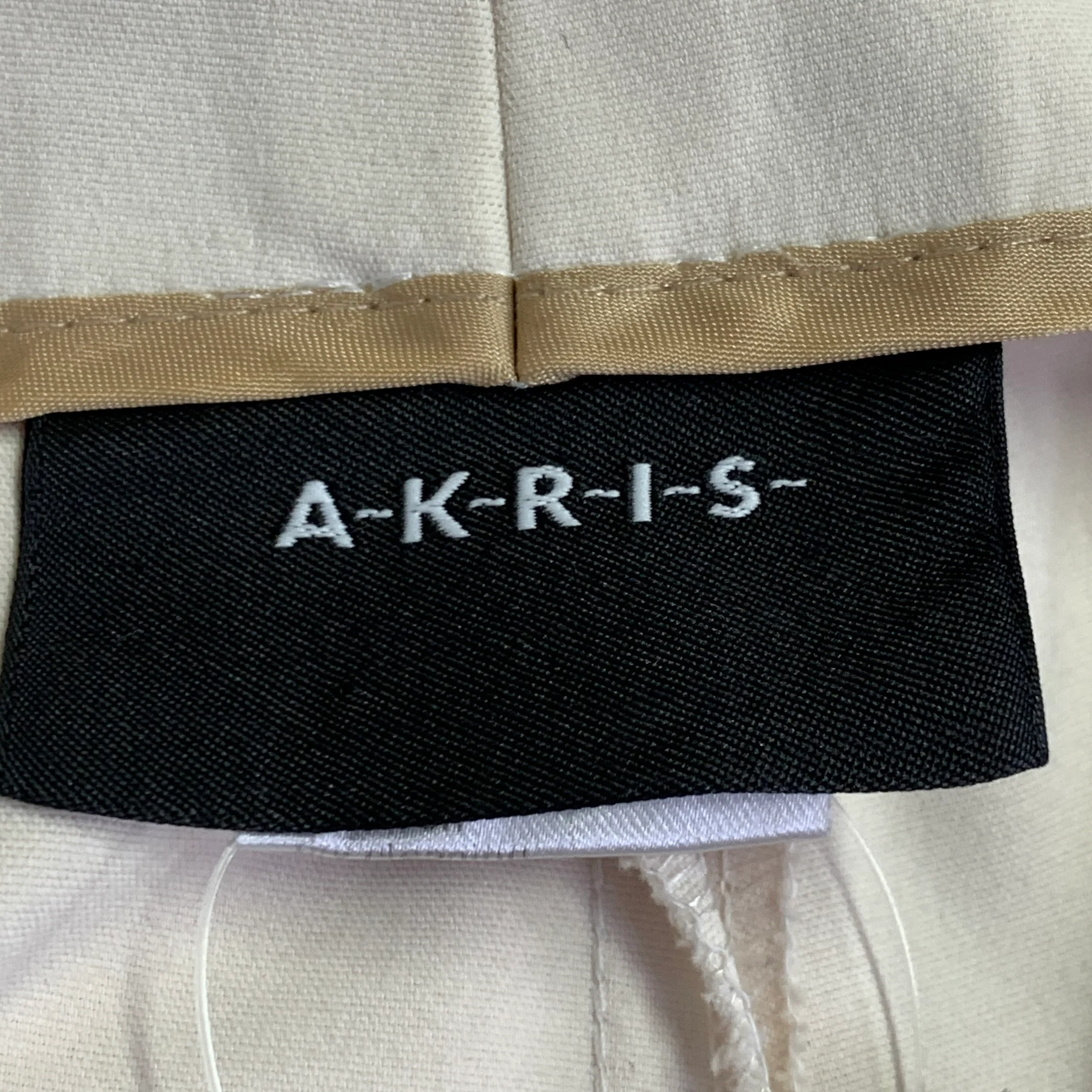 AKRIS Size 2 Cream Wool Blend Tapered Side Zipper Dress Pants - Image 5