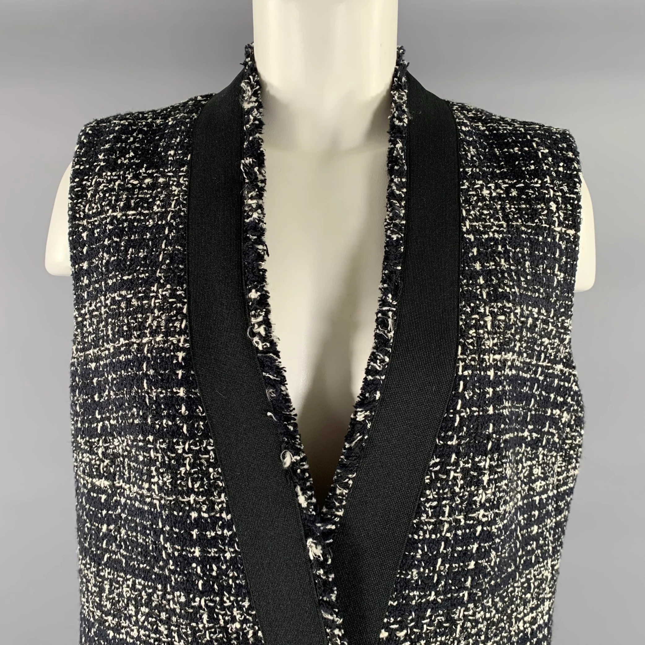 AKRIS Size L Black White Polyester Blend Sleeveless Vest - Image 2