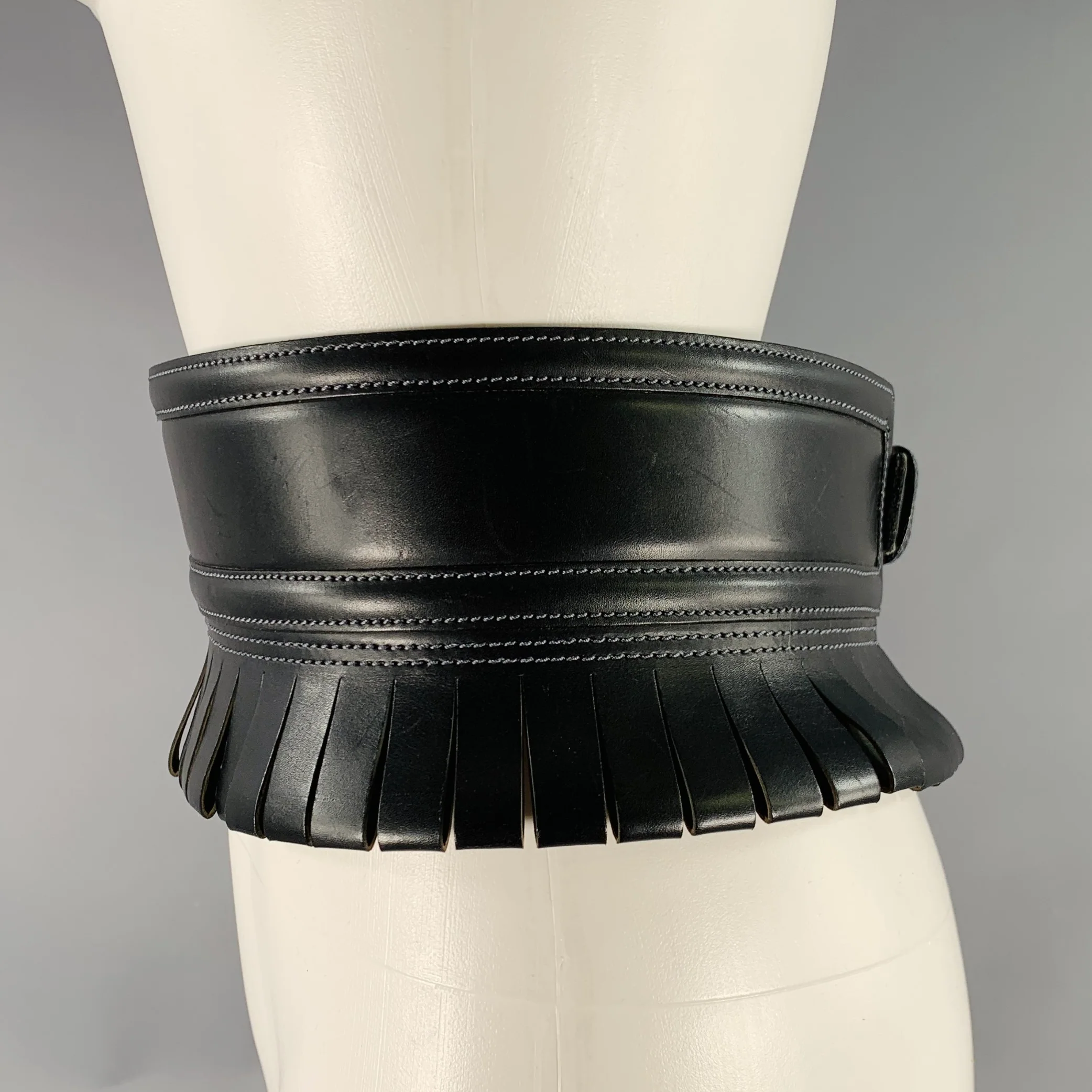 ALAIA Size 27 Black Fringe Leather Belt - Image 4