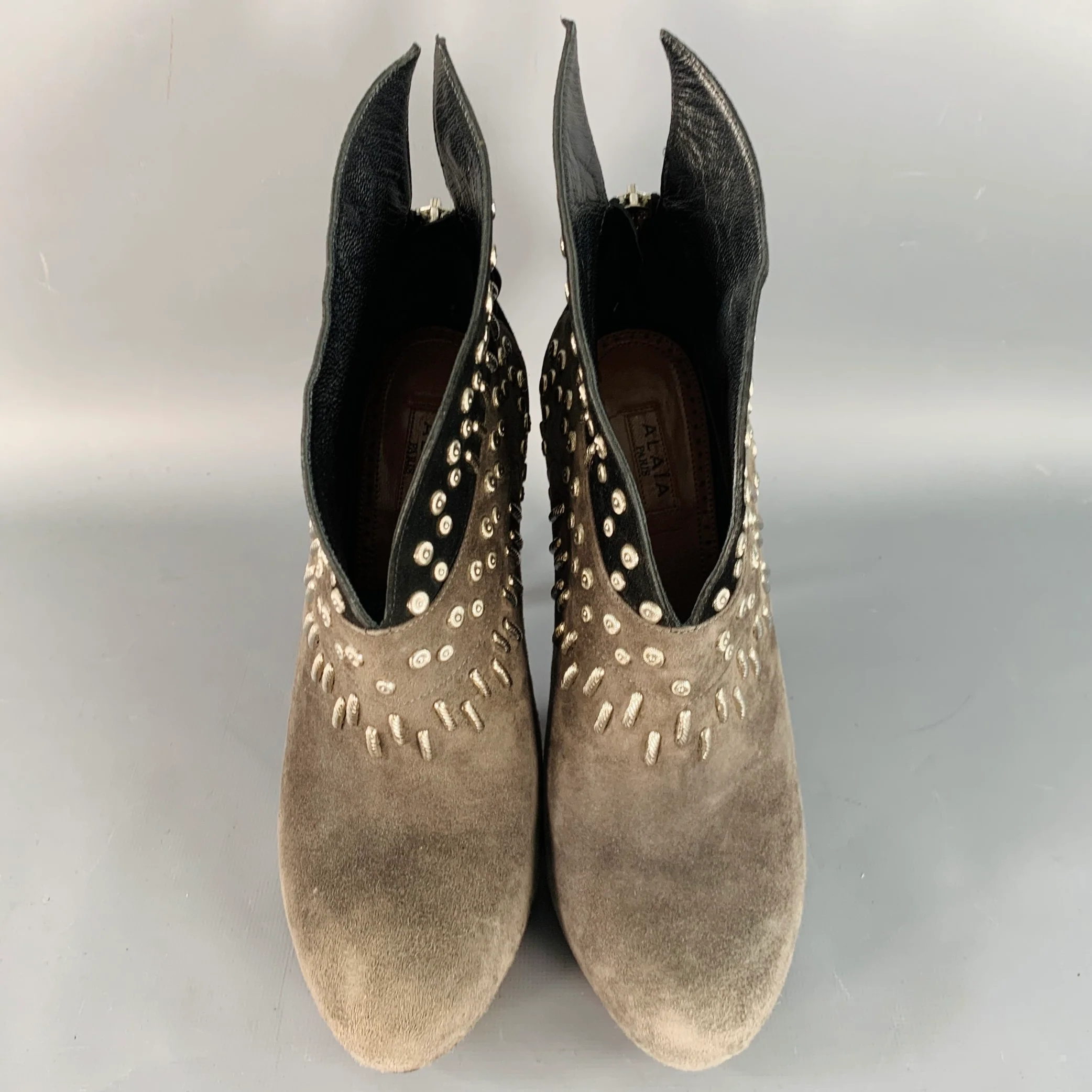 ALAIA Size 7.5 Black Grey Studded Suede Back Zipper Stiletto Booties - Image 4
