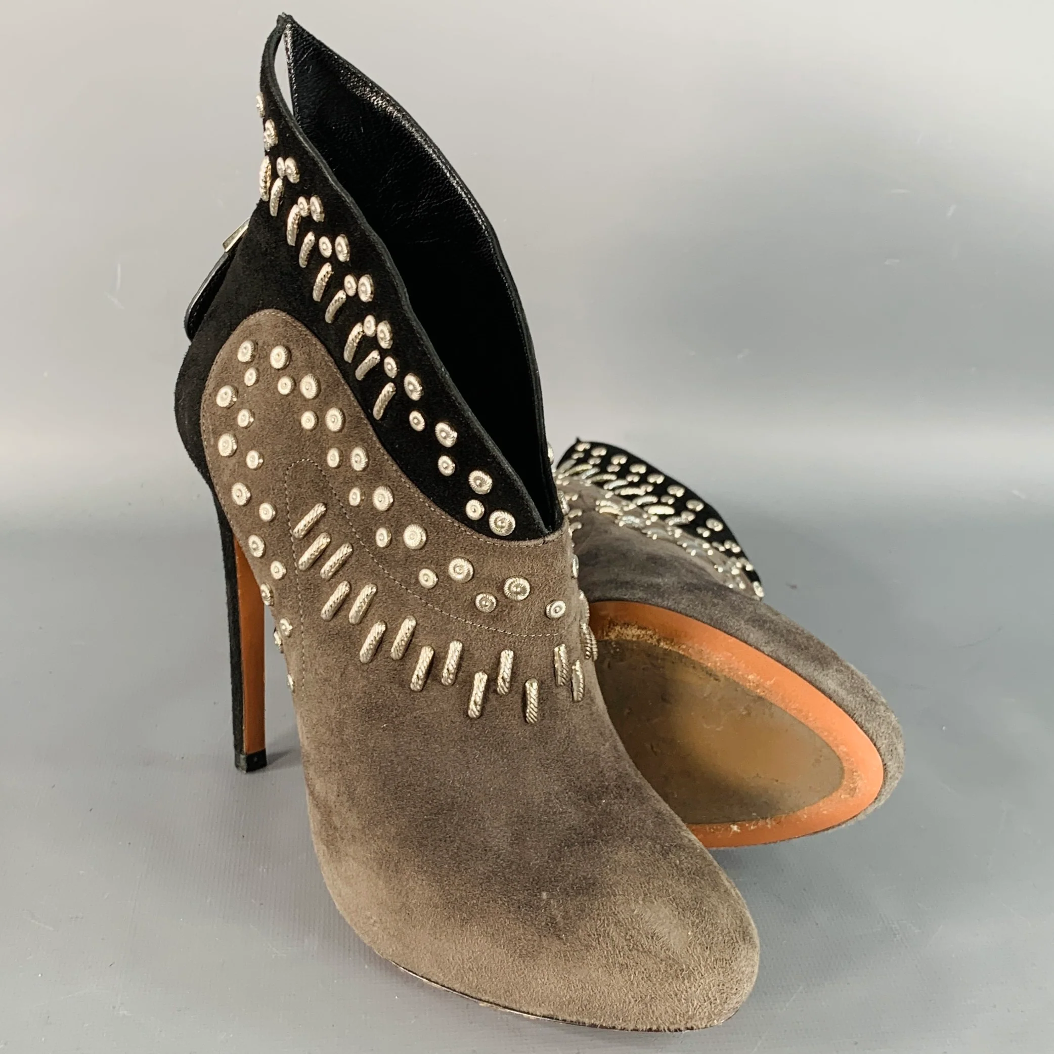ALAIA Size 7.5 Black Grey Studded Suede Back Zipper Stiletto Booties - Image 5