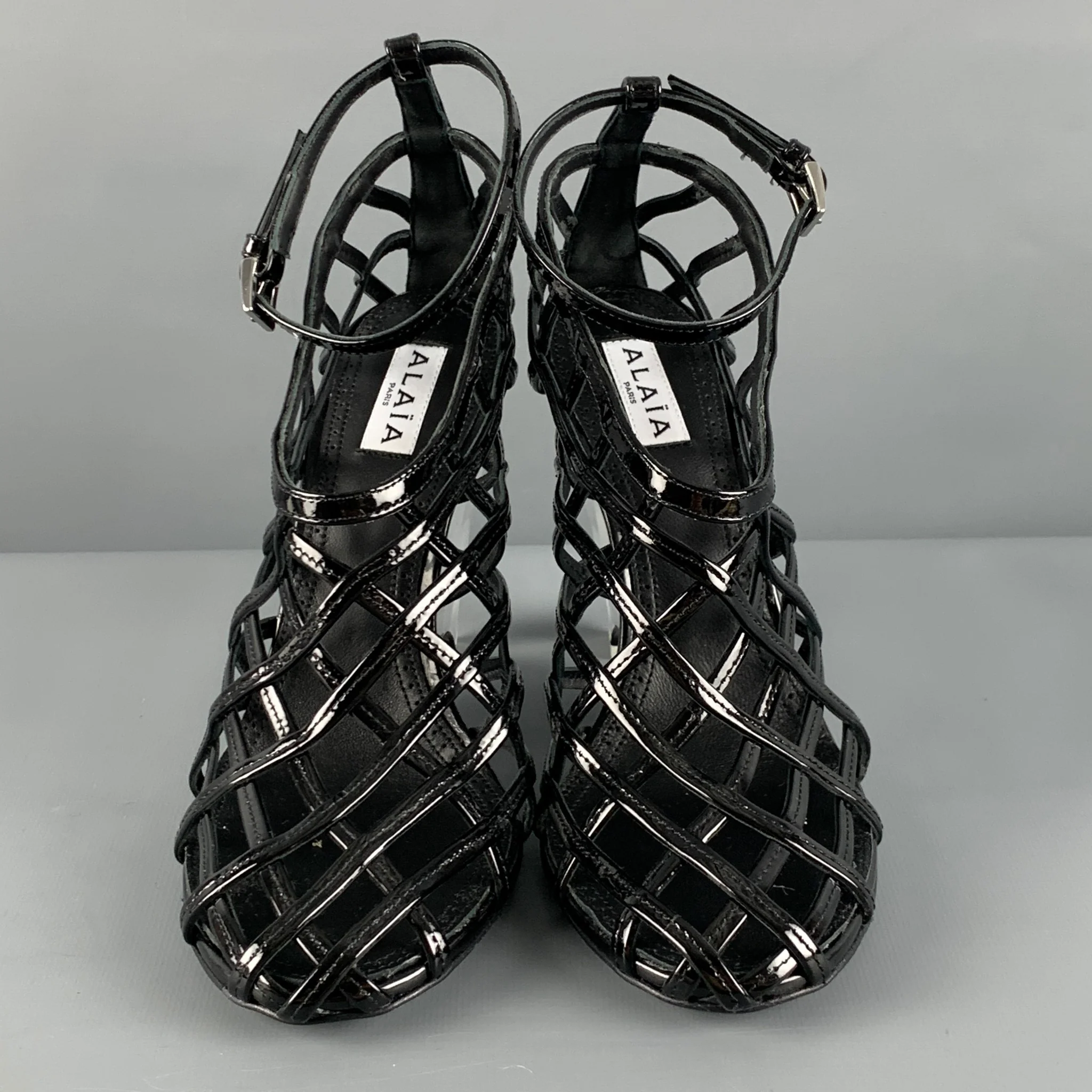 ALAIA Size 7 Black Caged Patent Leather Wedge Sandals - Image 4