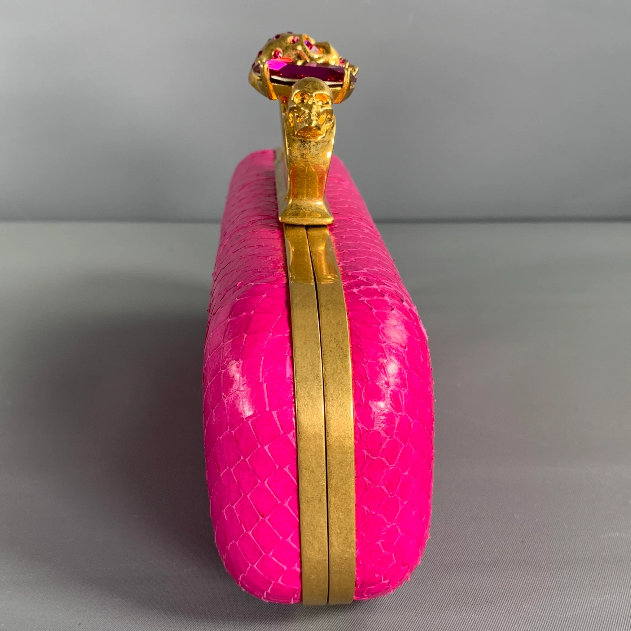 ALEXANDER MCQUEEN Gold Fuchsia Snake Skin Metal Clutch Handbag & Leather Goods - Image 5