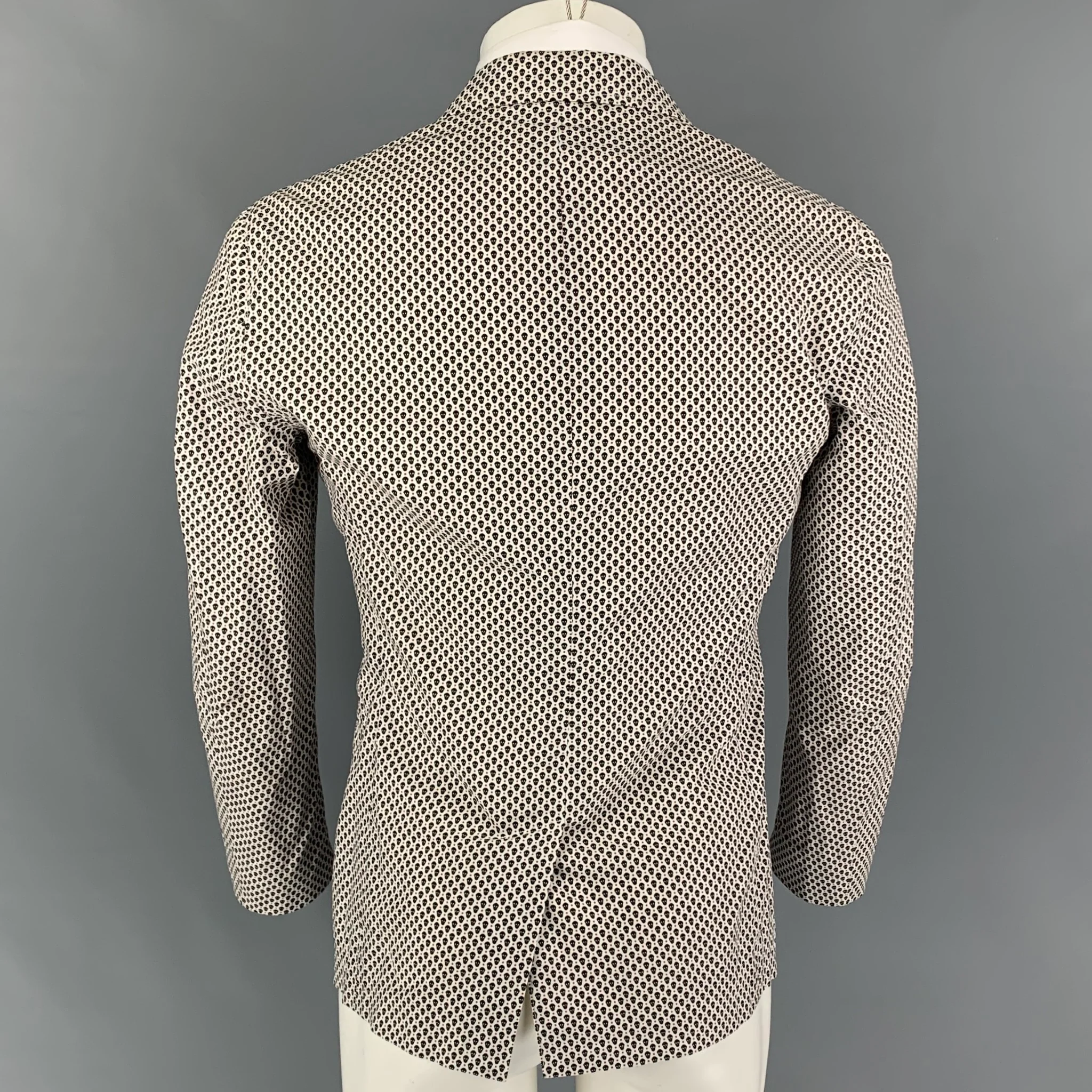 ALEXANDER MCQUEEN Size 34 White Navy Red Skulls Cotton Sport Coat - Image 3