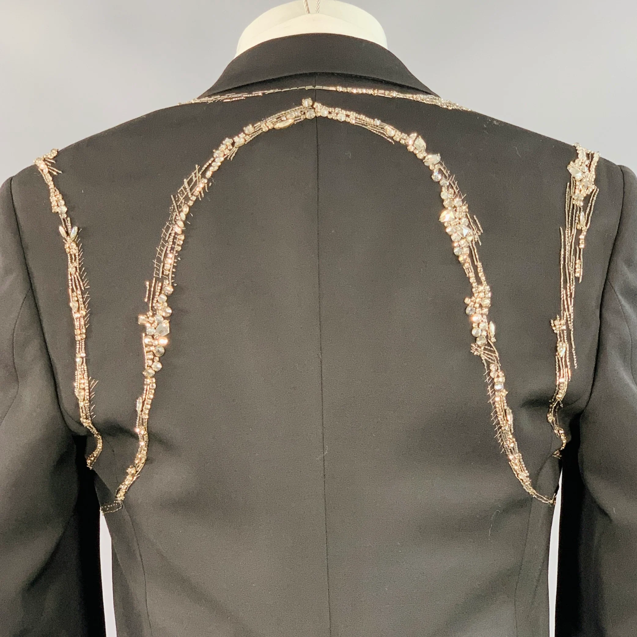 ALEXANDER MCQUEEN Size 38 Black Rhinestone Wool Peak Lapel Sport Coat - Image 5