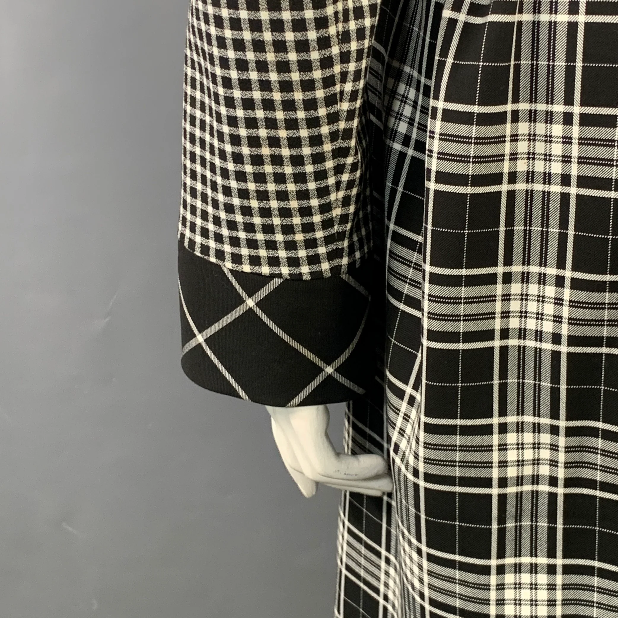 ALICE + OLIVIA Size L Black White Polyester Blend Plaid Double Breasted Belted Trenchcoat - Image 5