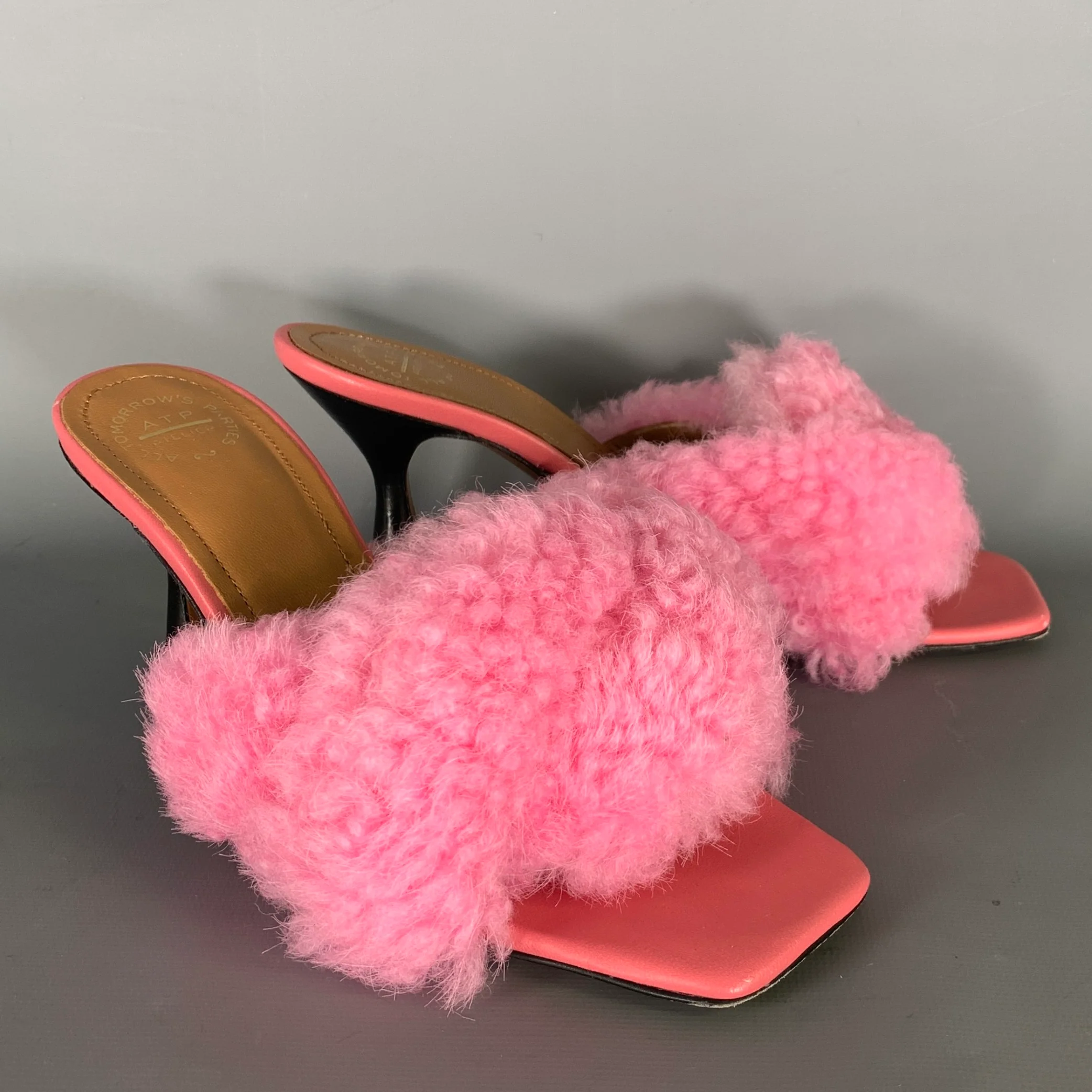ALL TOMORROW'S PARTIES Size 7 Pink Wool Textured Leather Trim Mules Pumps