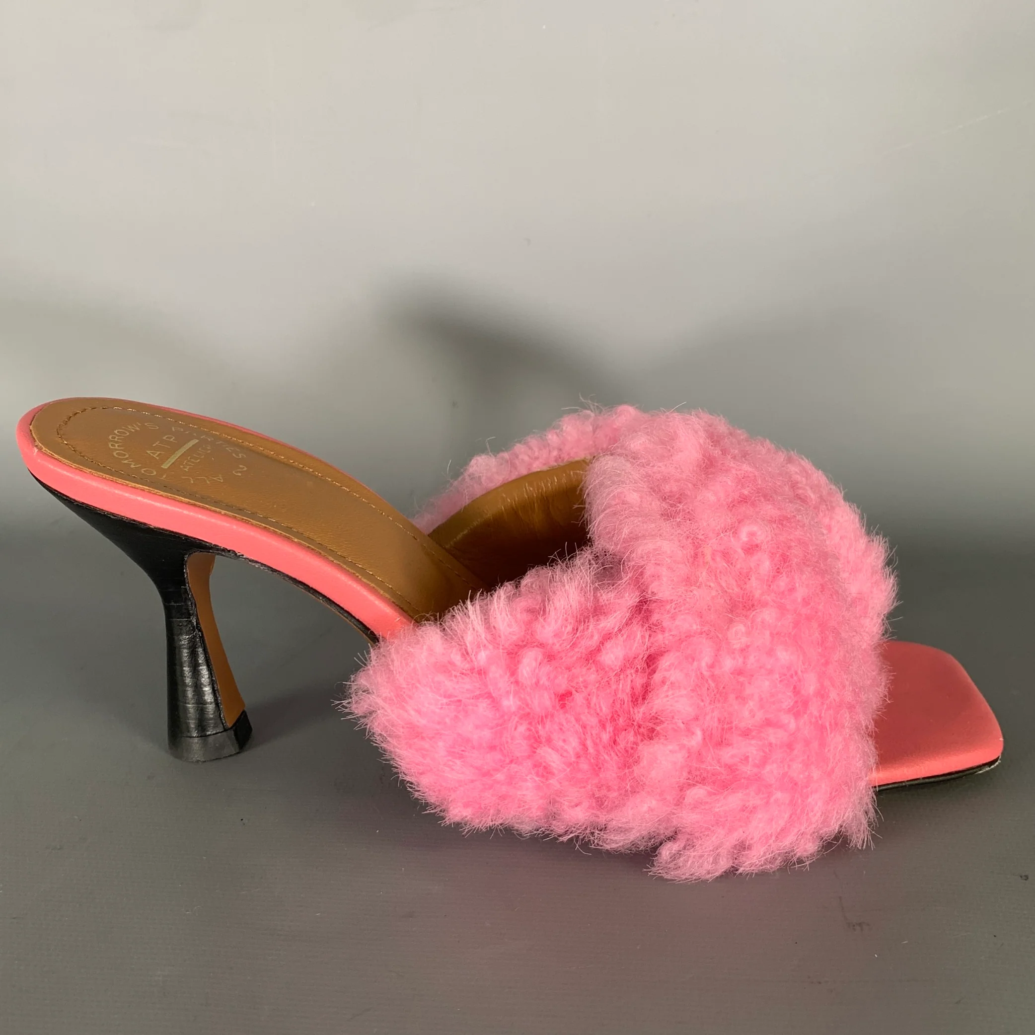 ALL TOMORROW'S PARTIES Size 7 Pink Wool Textured Leather Trim Mules Pumps - Image 2