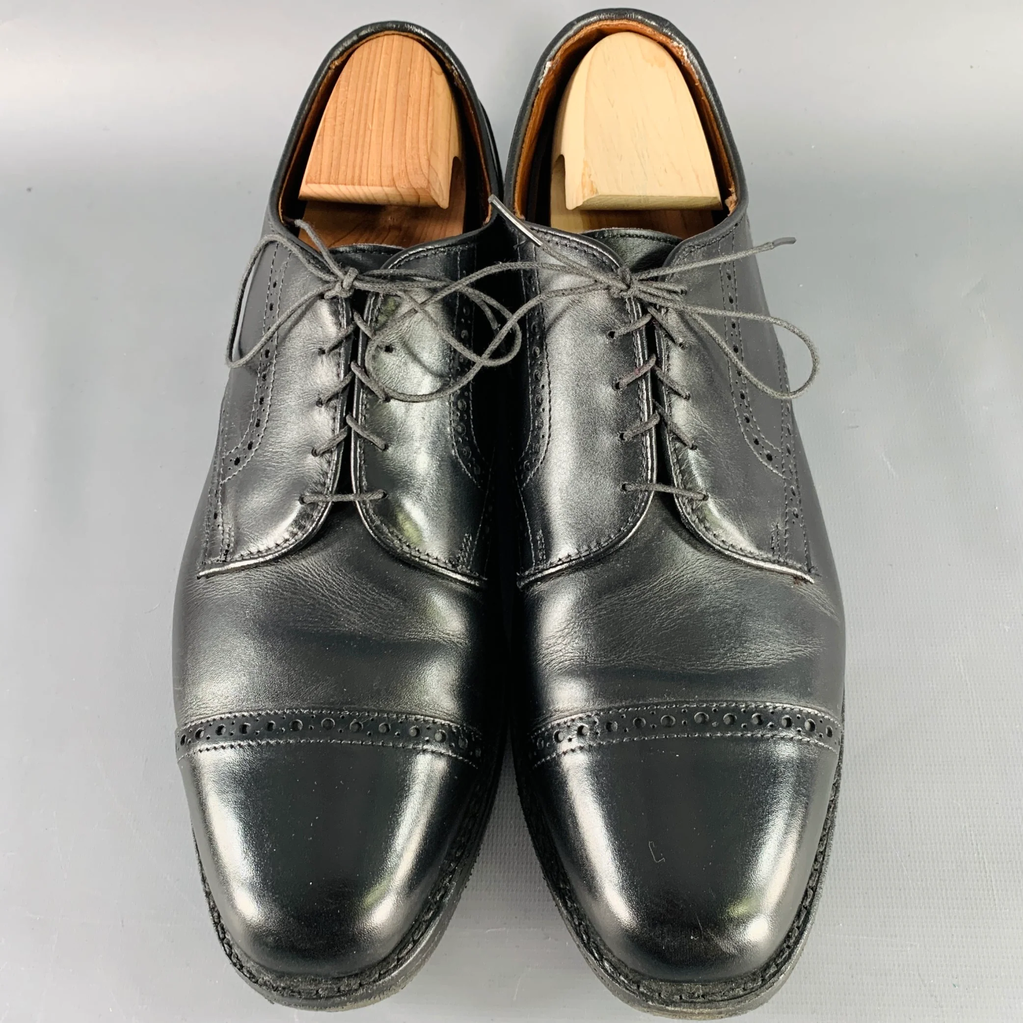 ALLEN EDMONDS Size 12 Black Perforated Leather Cap Toe Lace-Up Shoes - Image 4