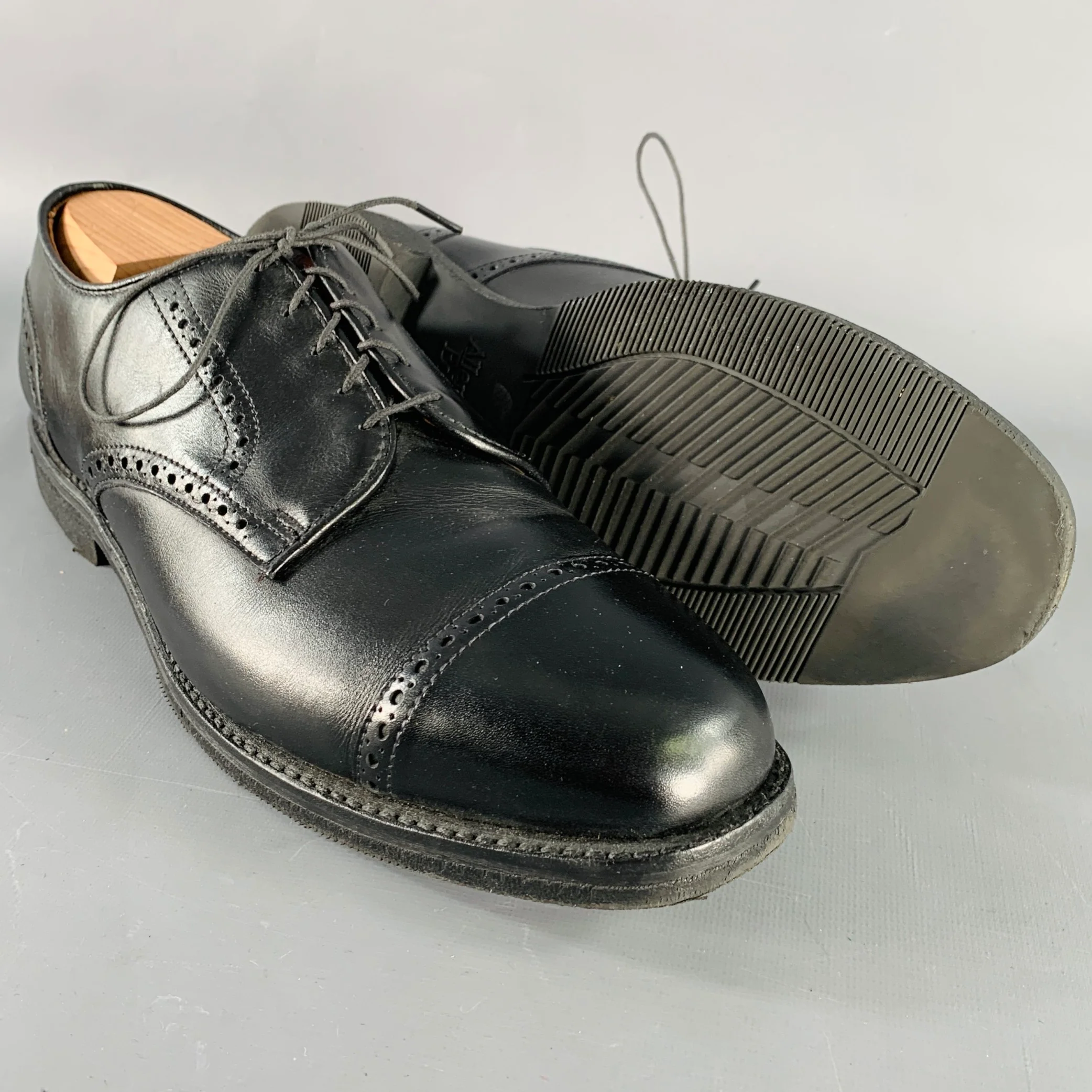 ALLEN EDMONDS Size 12 Black Perforated Leather Cap Toe Lace-Up Shoes - Image 5