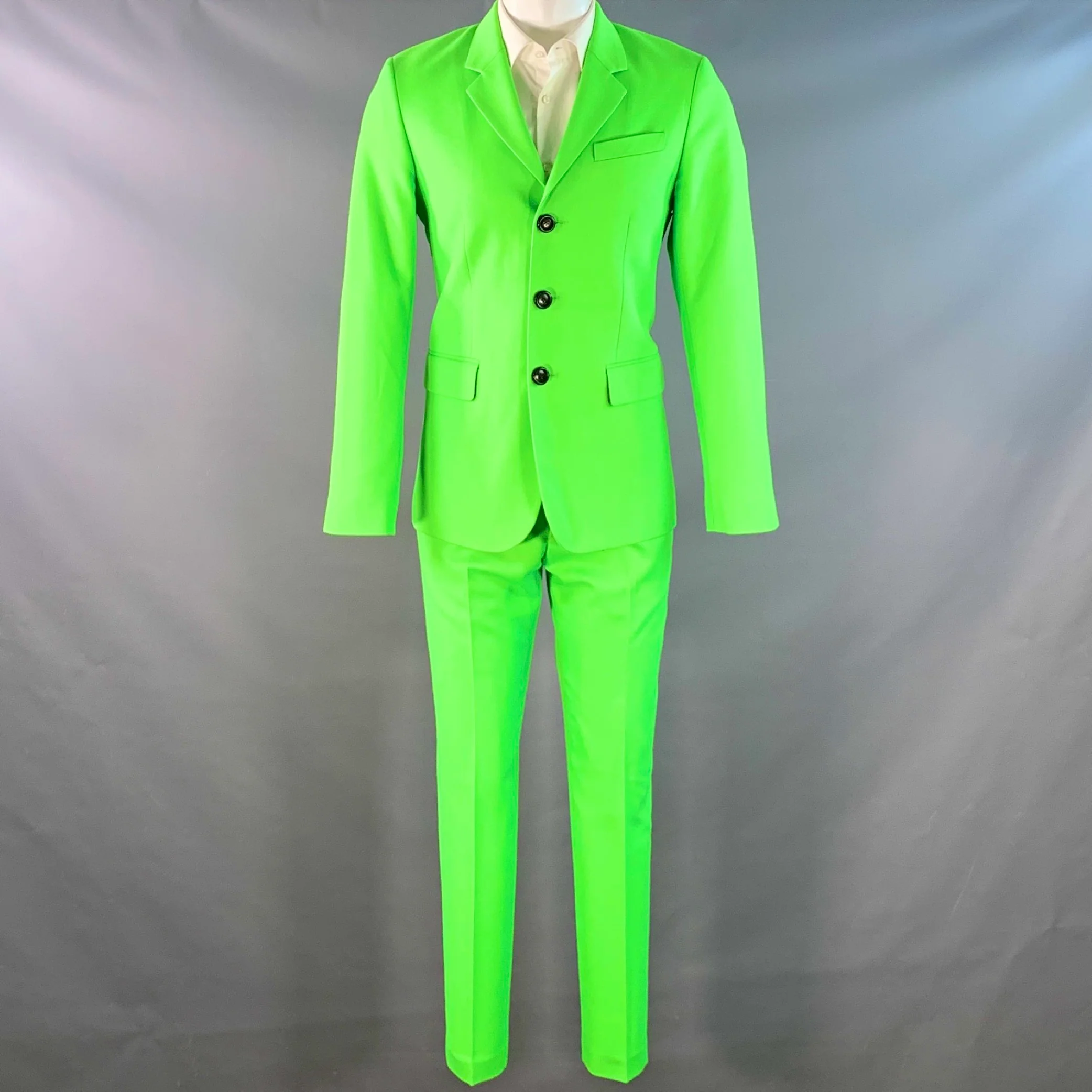 AMI by ALEXANDRE MATTIUSSI Size 36 Neon Green Wool Blend Twill Notch Lapel Suit - Image 2