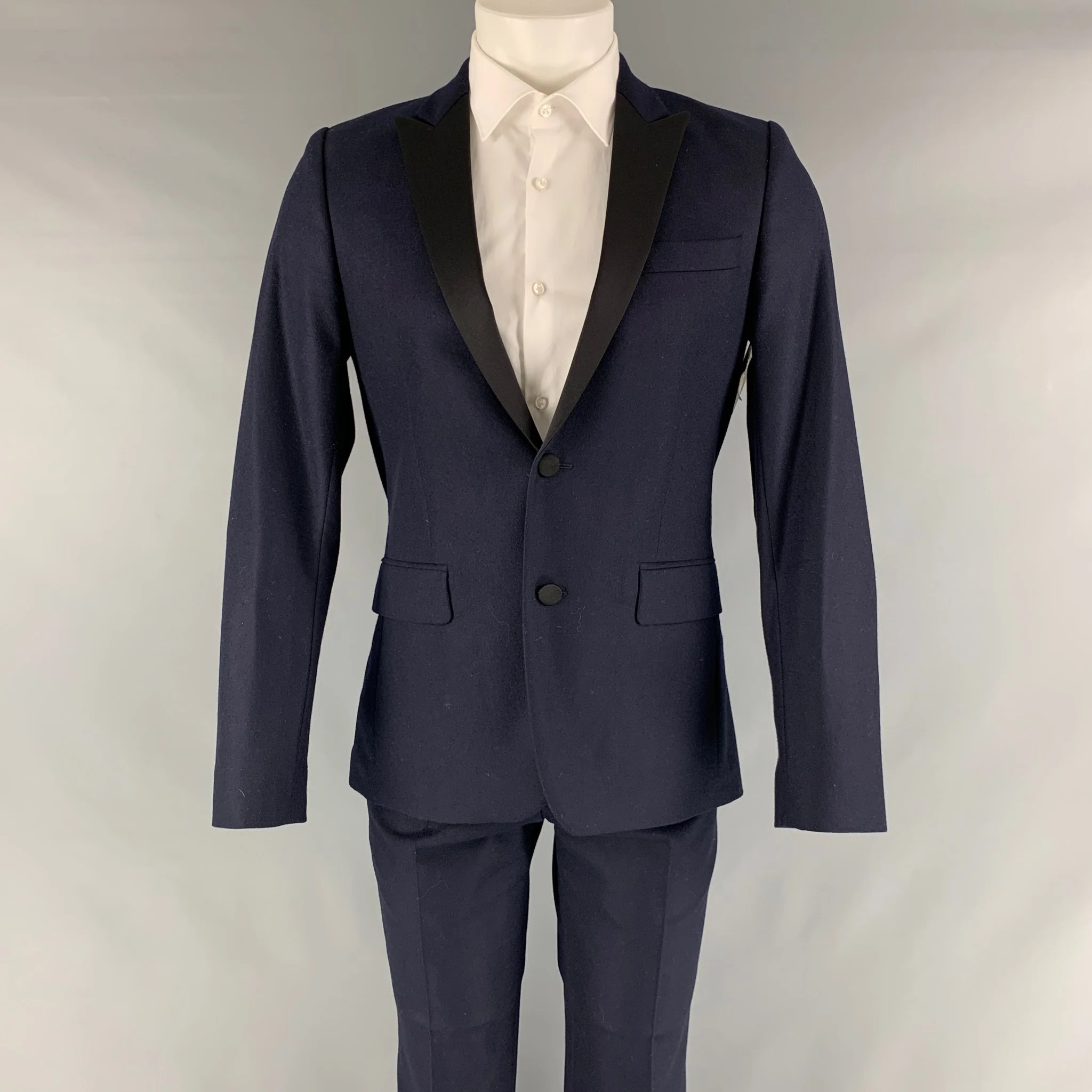 AMI by ALEXANDRE MATTIUSSI Size 38 Navy Solid Wool Peak Lapel Suit
