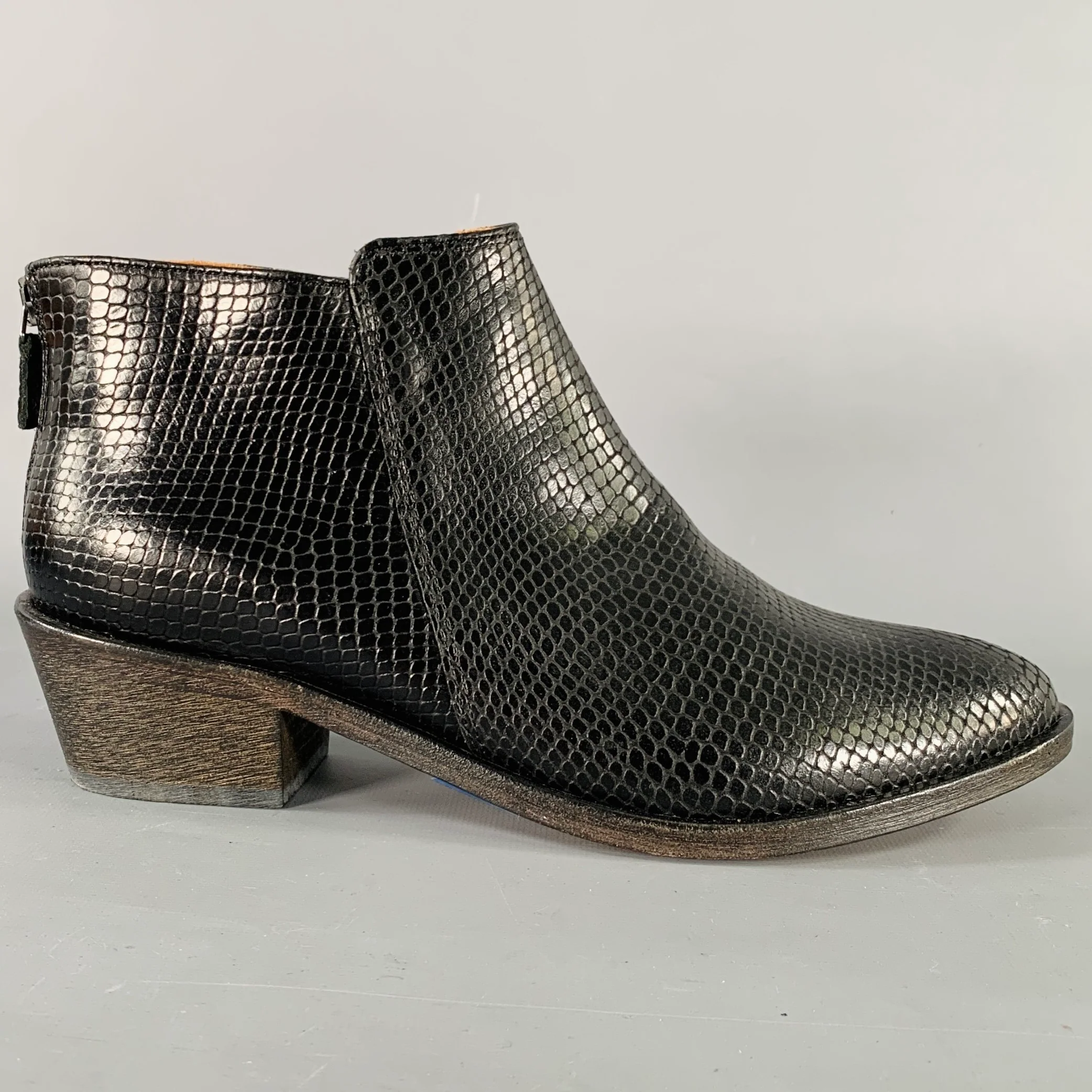 ANTHOLOGY PARIS Size 9 Black Leather Snake Embossed Back Zip Ankle Boots - Image 2