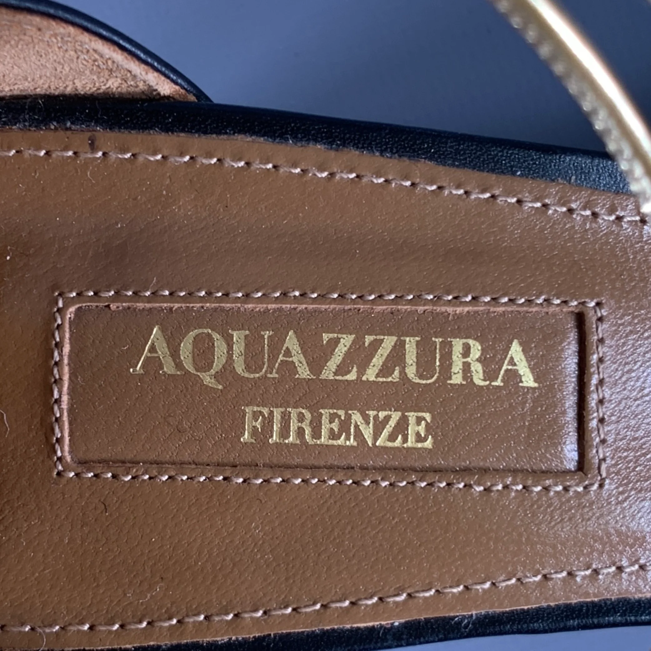 AQUAZZURA Size 8 Black Gold Back Zip Sandals - Image 7