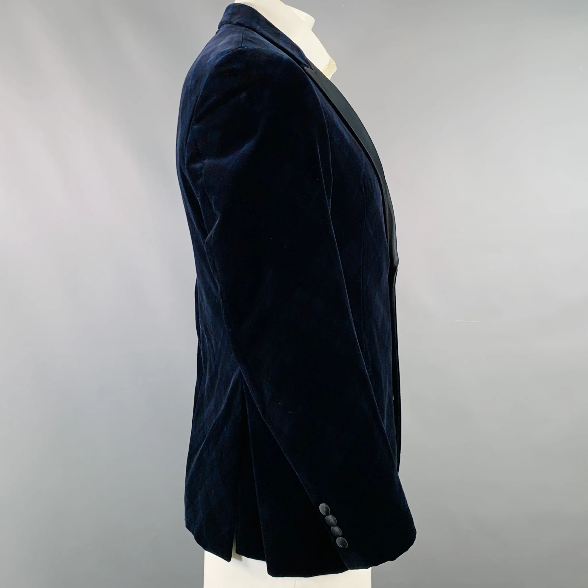 ARMANI COLLEZIONI Size 42 Navy Black Plaid Cotton Velvet Peak Lapel Sport Coat - Image 3