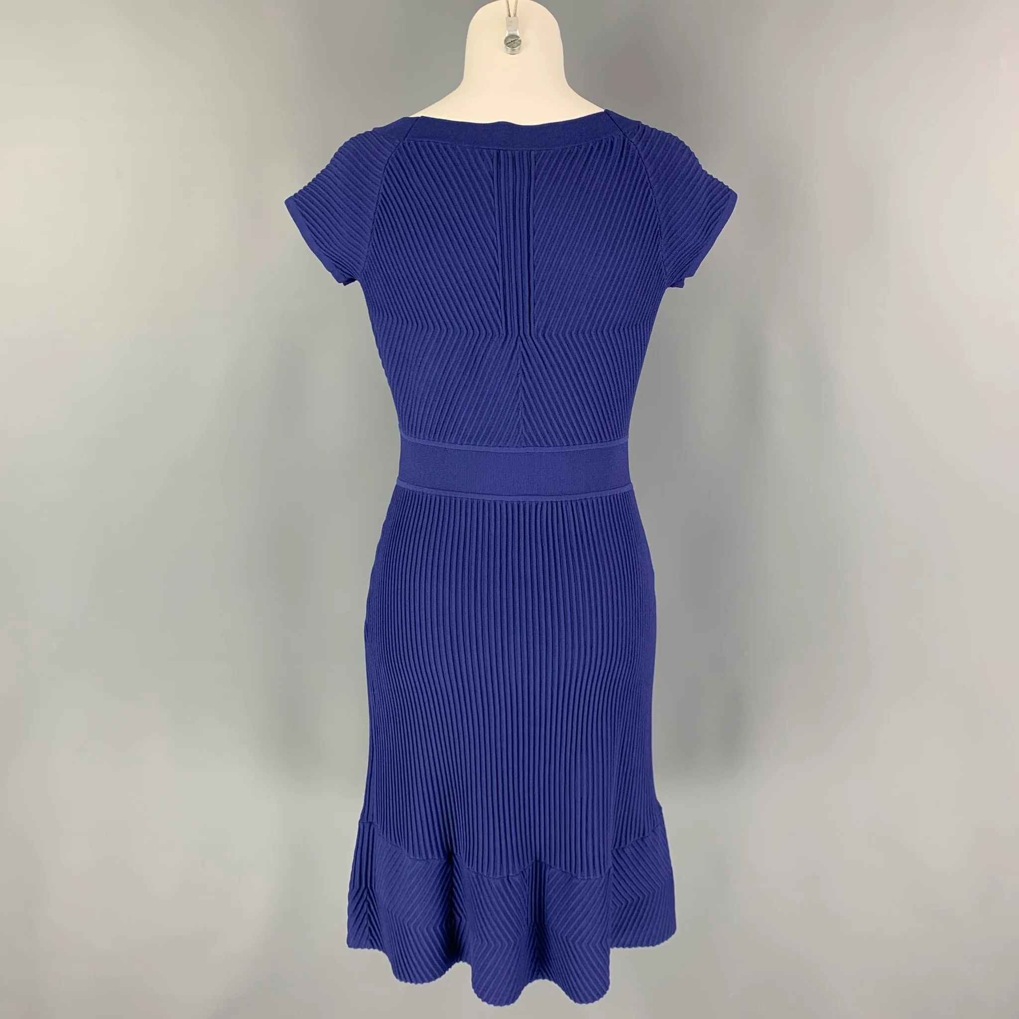ARMANI COLLEZIONI Size 8 Blue Viscose Blend Ribbed Cap Sleeves Dress - Image 3