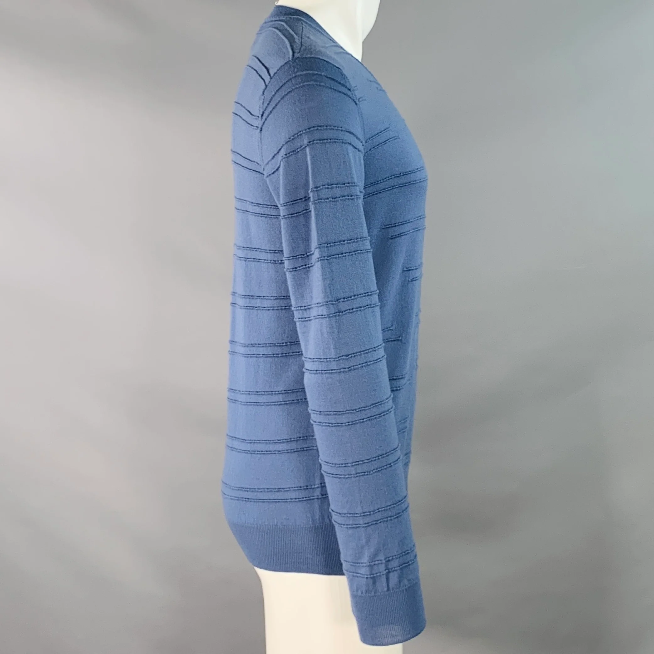ARMANI COLLEZIONI Size M Blue Textured Virgin Wool V-Neck Pullover - Image 2