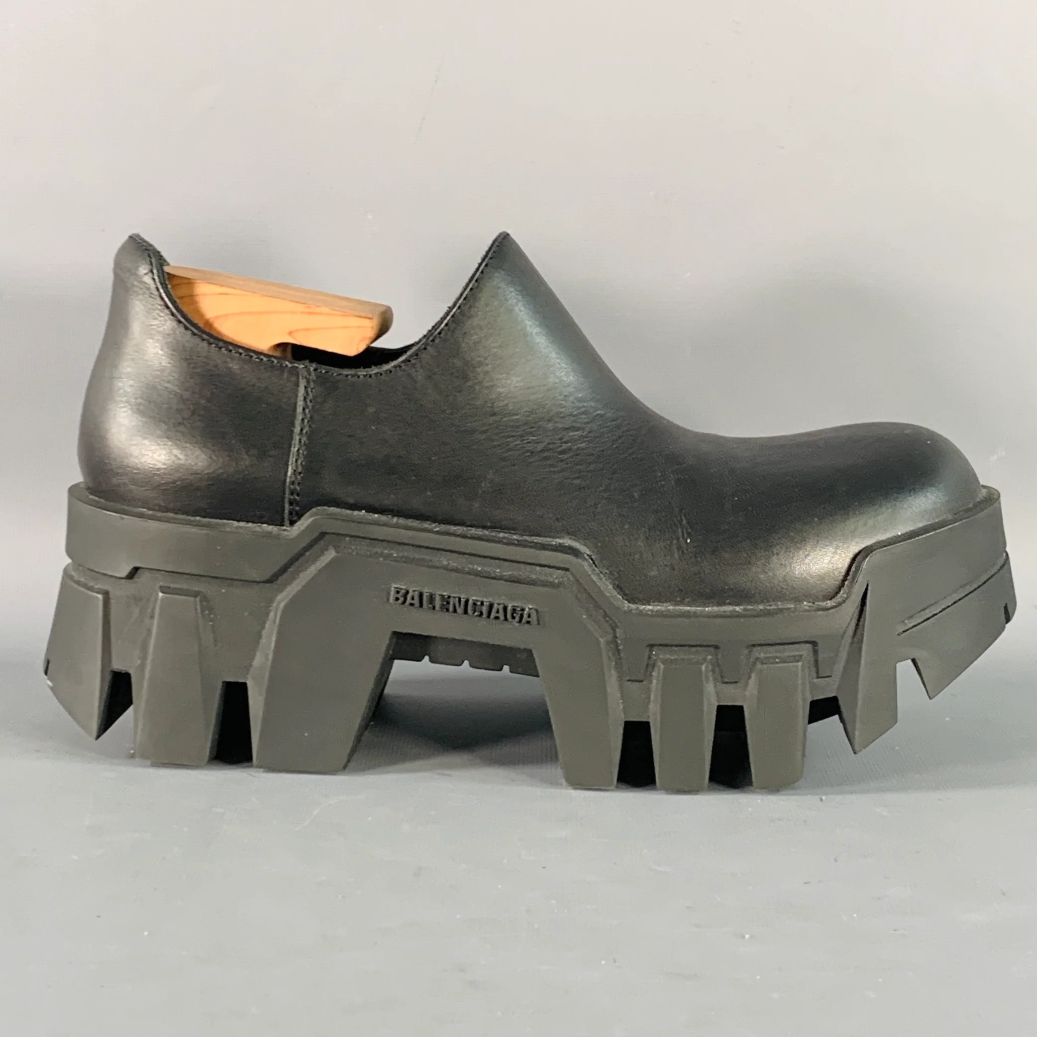 BALENCIAGA 2023 Size 6 Bulldozer Mini Black Leather Platform Lug Sole Ankle Boots - Image 2