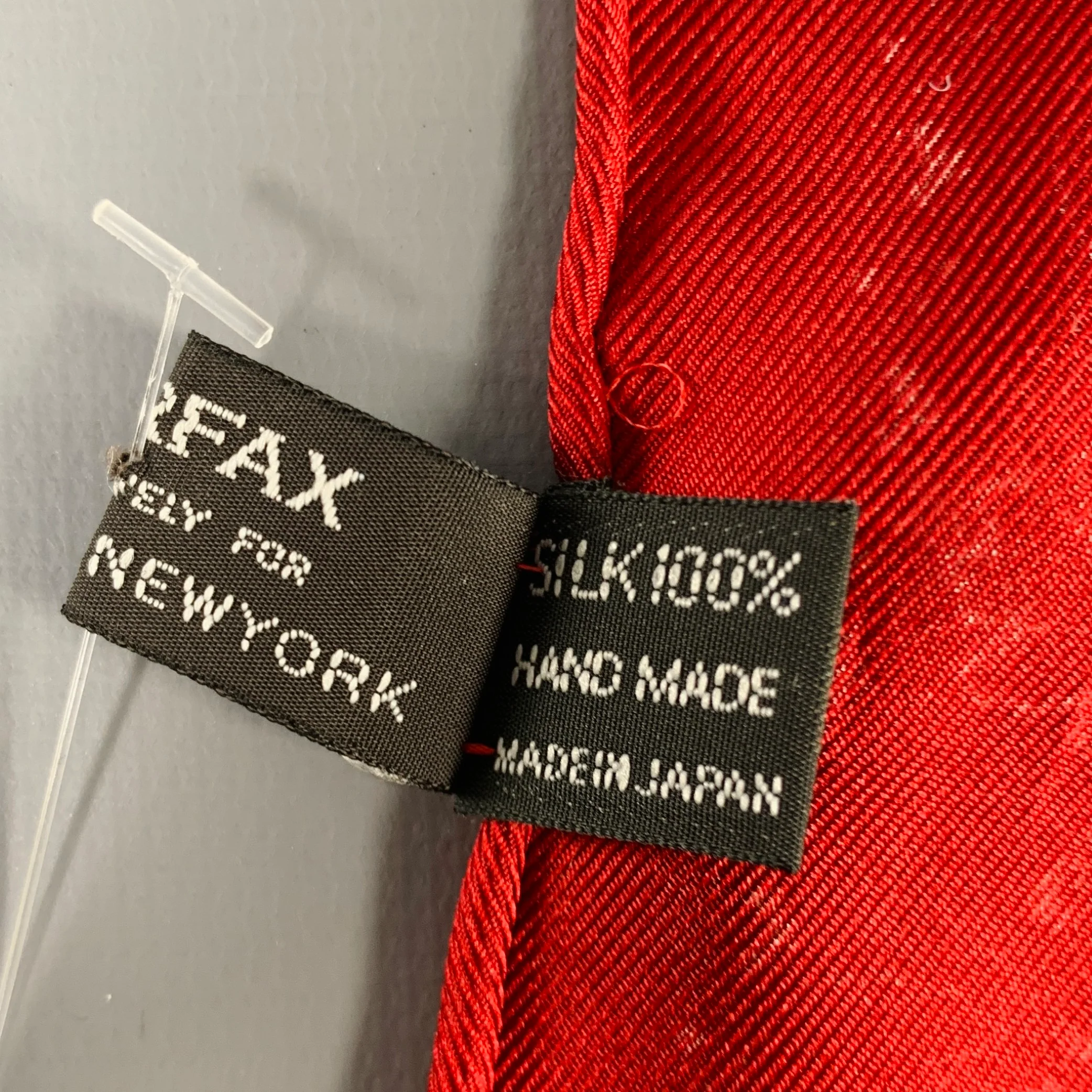BARNEY'S NEW YORK -Fairfax- Red Cream Paisley Silk Pocket Square - Image 4
