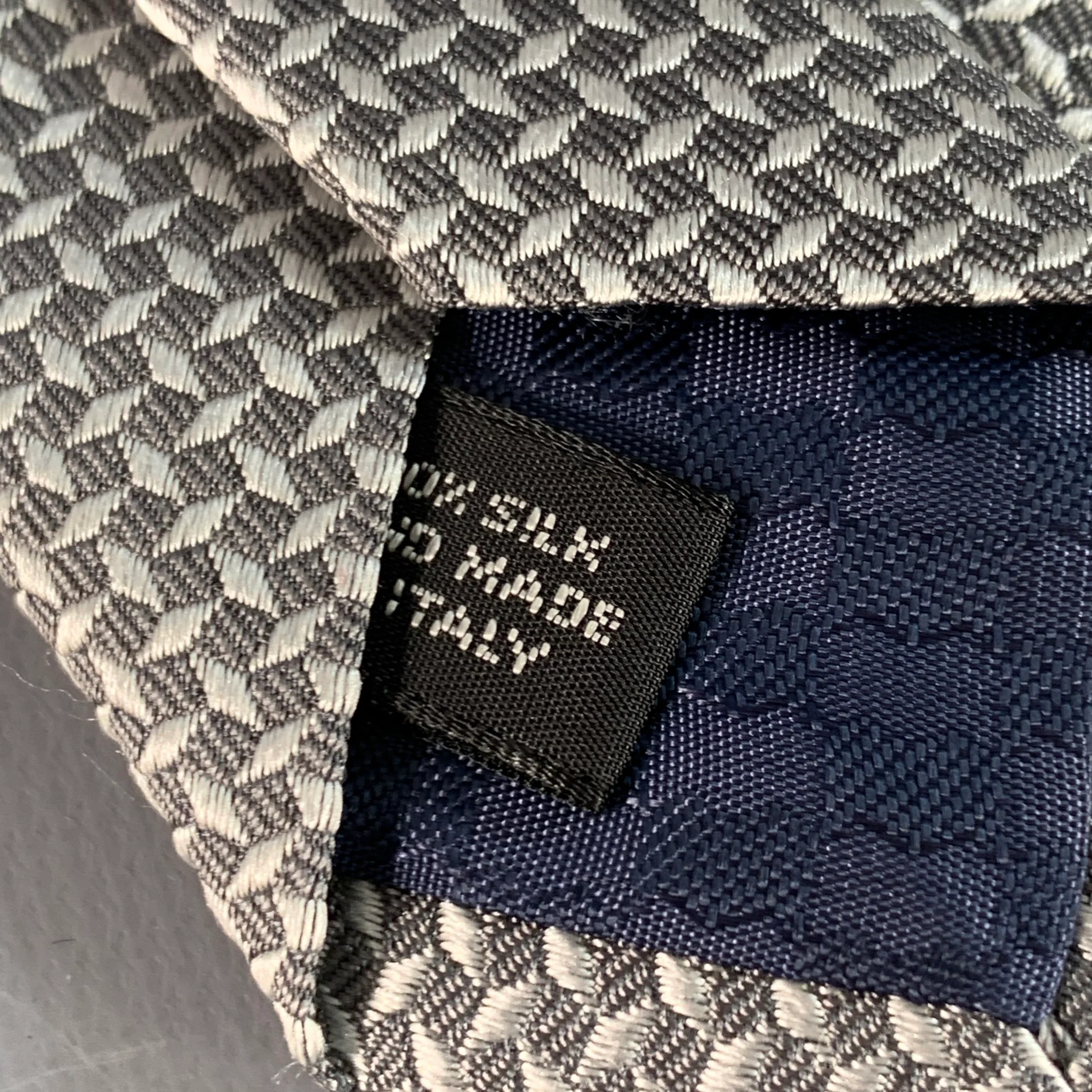 BATTISTONI One Size Grey Silver Textured Silk Tie - Image 5