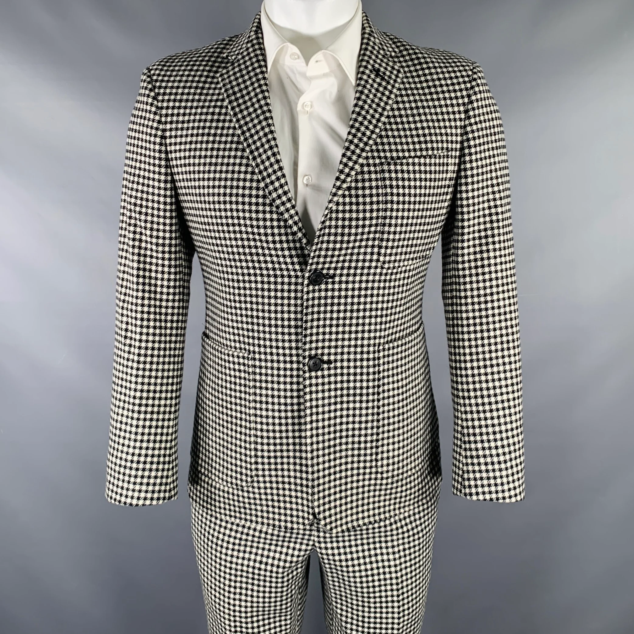 BLACK FLEECE Size 38 Black White Checkered Wool Notch Lapel Suit