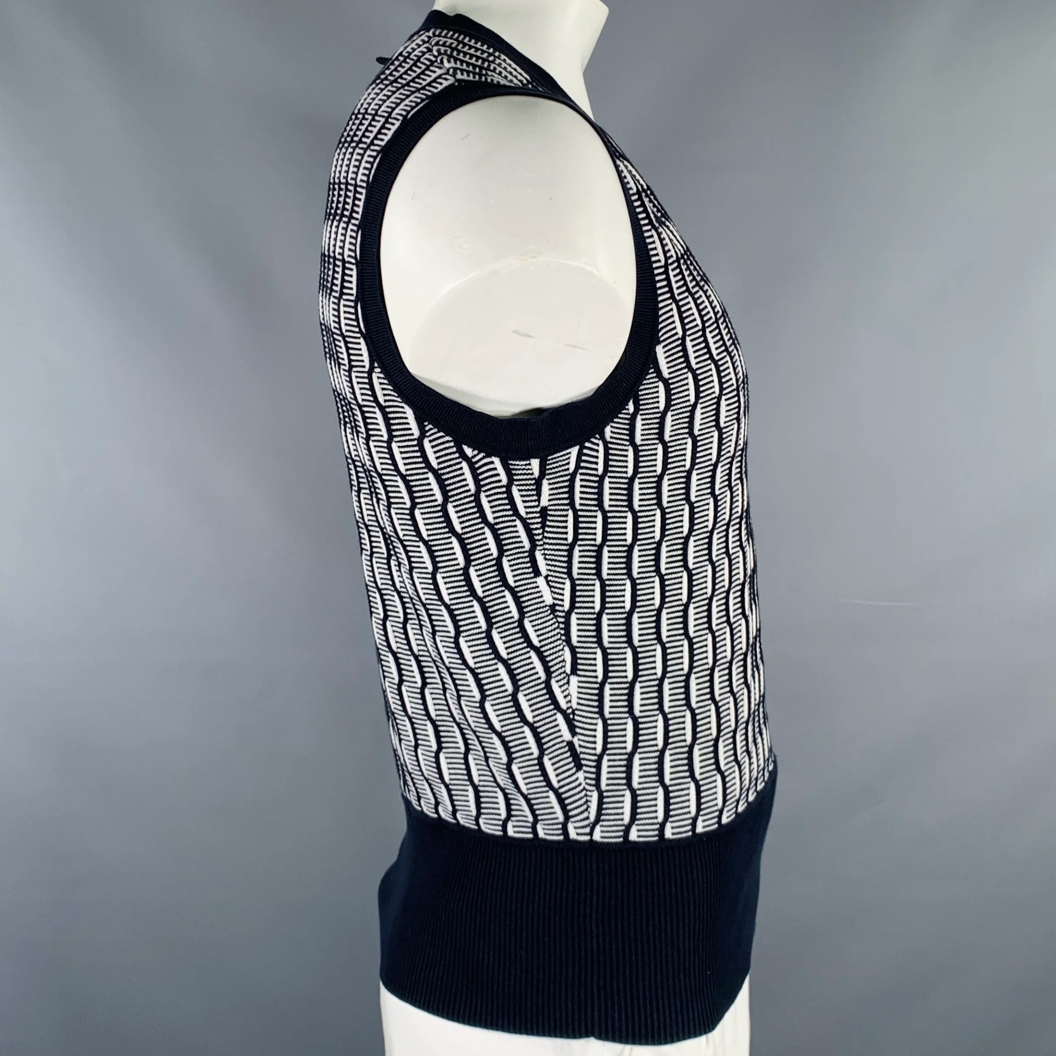 BLACK FLEECE Size L Navy White Stripe Cotton V-Neck Vest - Image 3