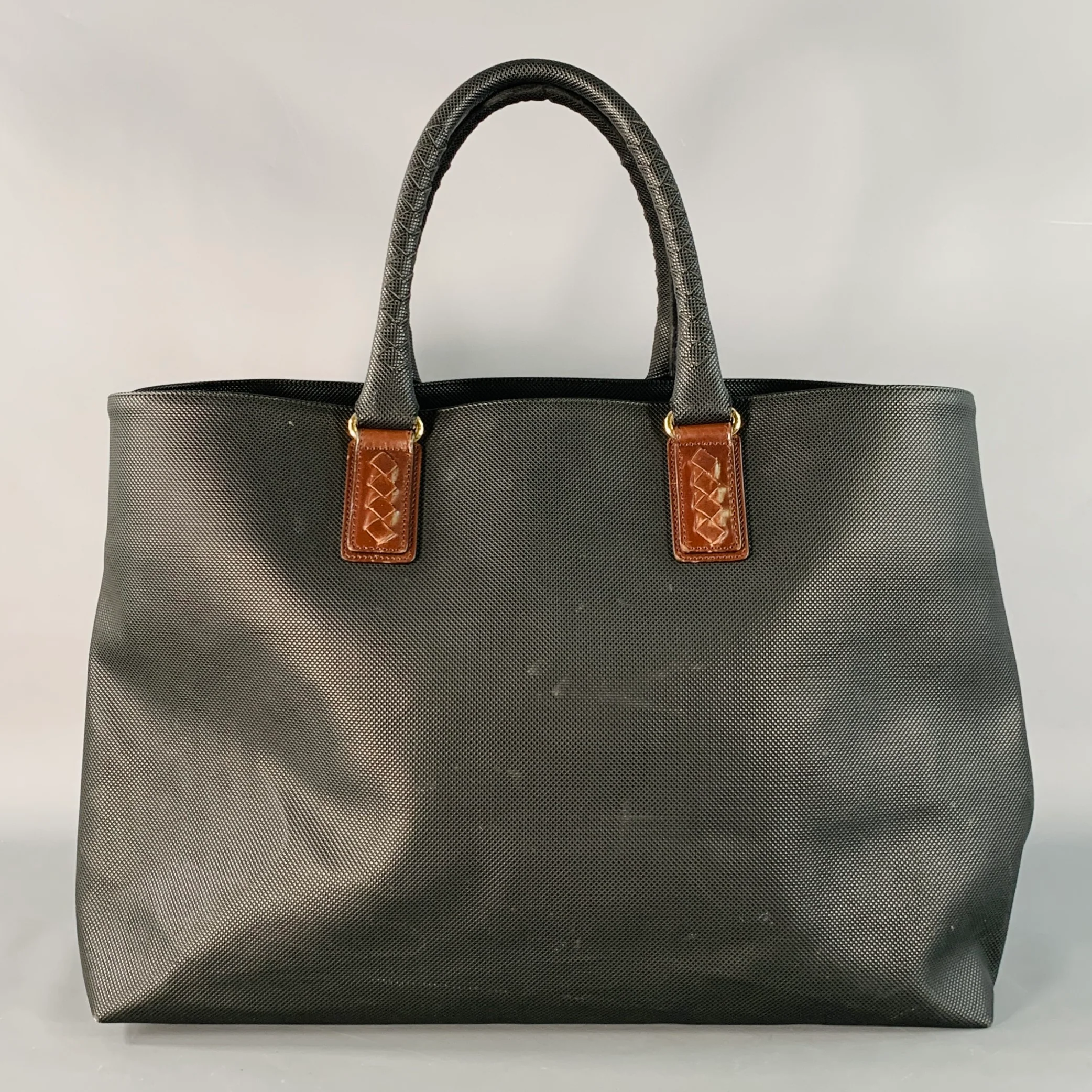 BOTTEGA VENETA Black Textured Coated Canvas Oversized Tote Handbag - Image 4