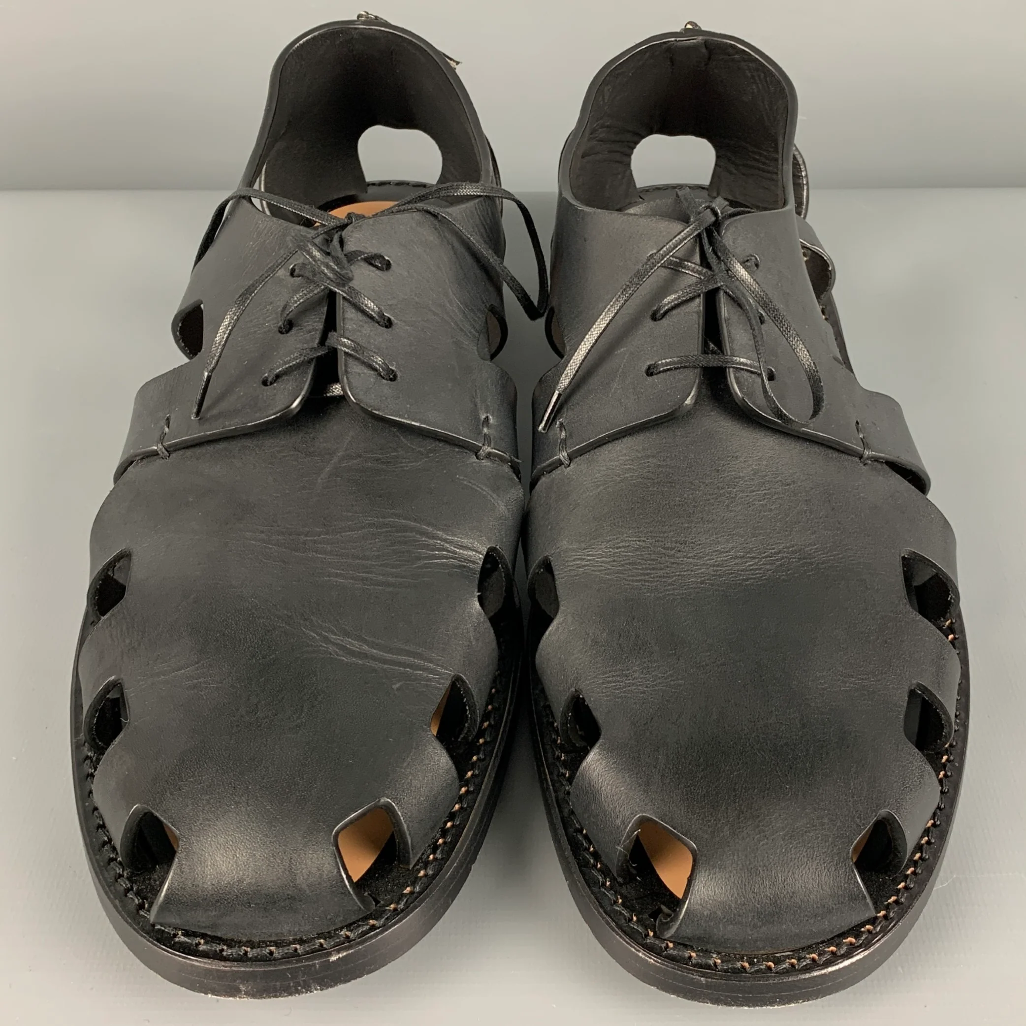 BOTTEGA VENETA Size 10 Black Leather Cutout Lace-Up Shoes - Image 4