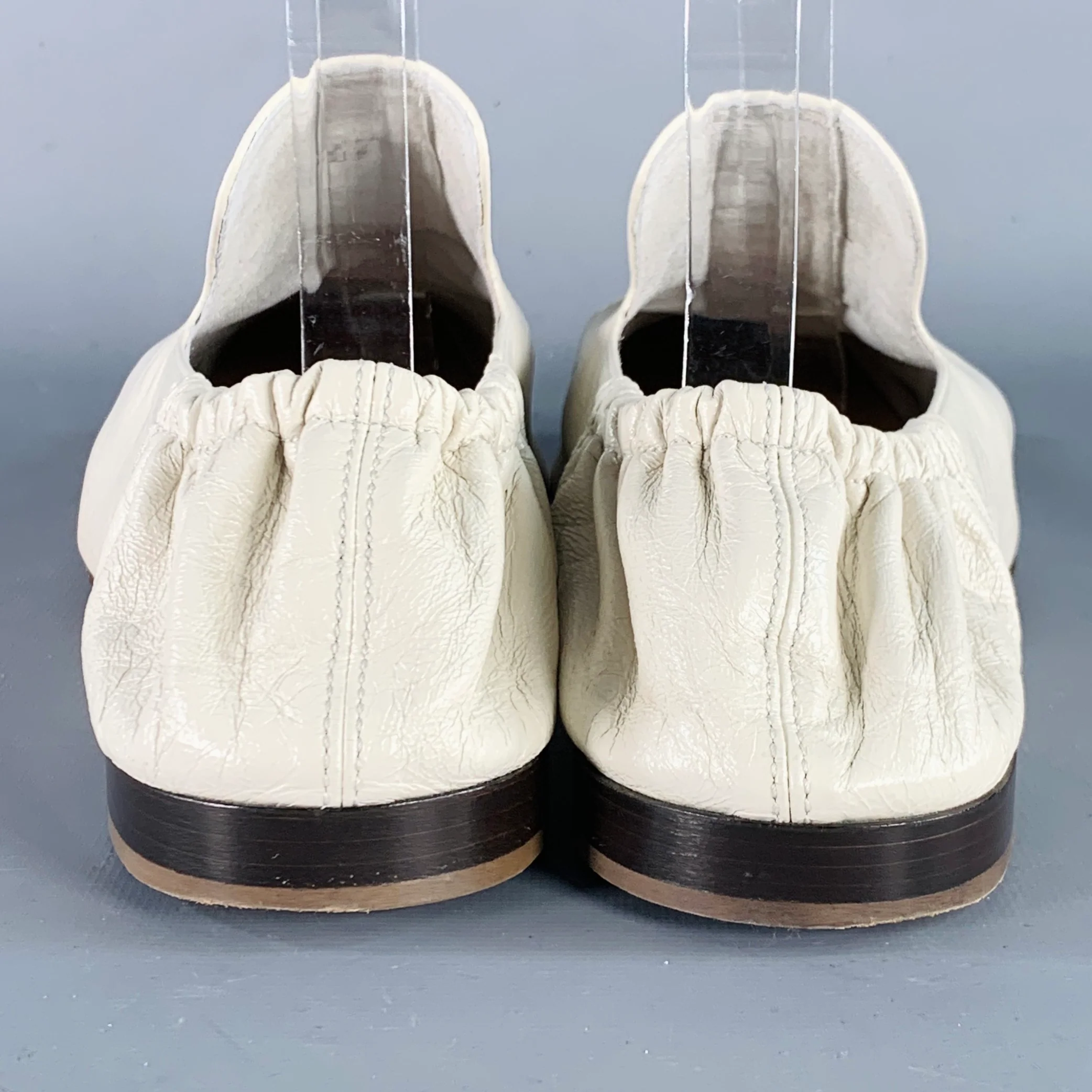 BOTTEGA VENETA Size 12 Crunch Lux Cream Leather Square Toe Flats - Image 3