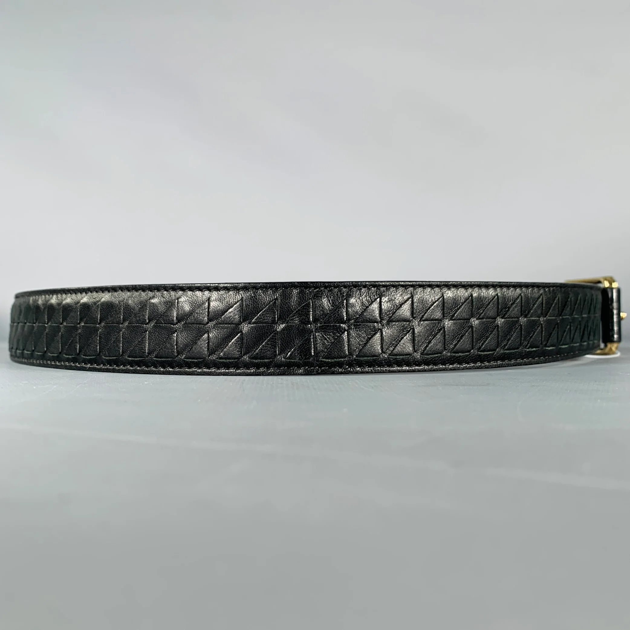 BOTTEGA VENETA Size 34 Black Gold Woven Leather Belt - Image 2