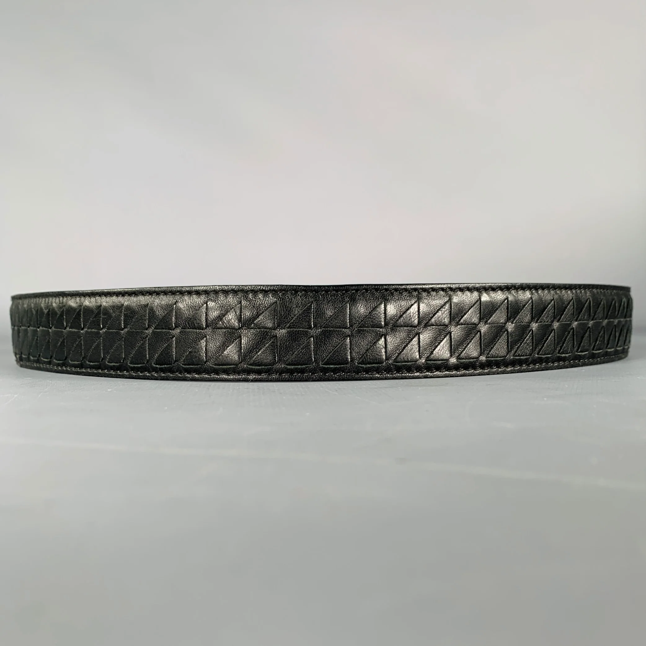 BOTTEGA VENETA Size 34 Black Gold Woven Leather Belt - Image 3