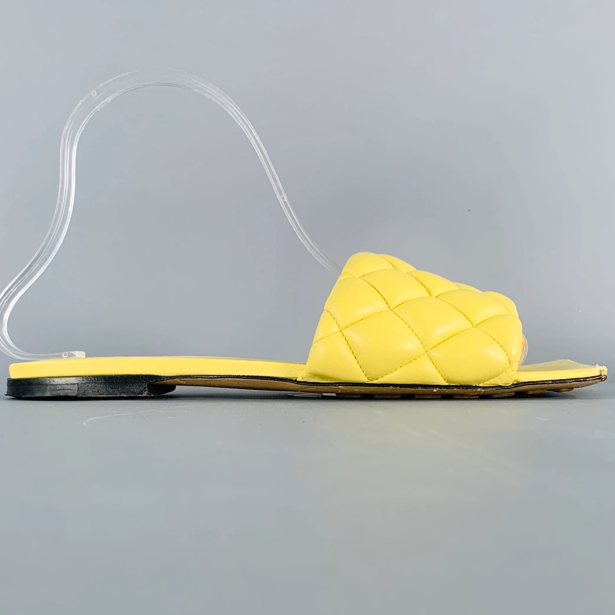 BOTTEGA VENETA Size 7 Yellow Leather Quilted Slide Sandals - Image 2