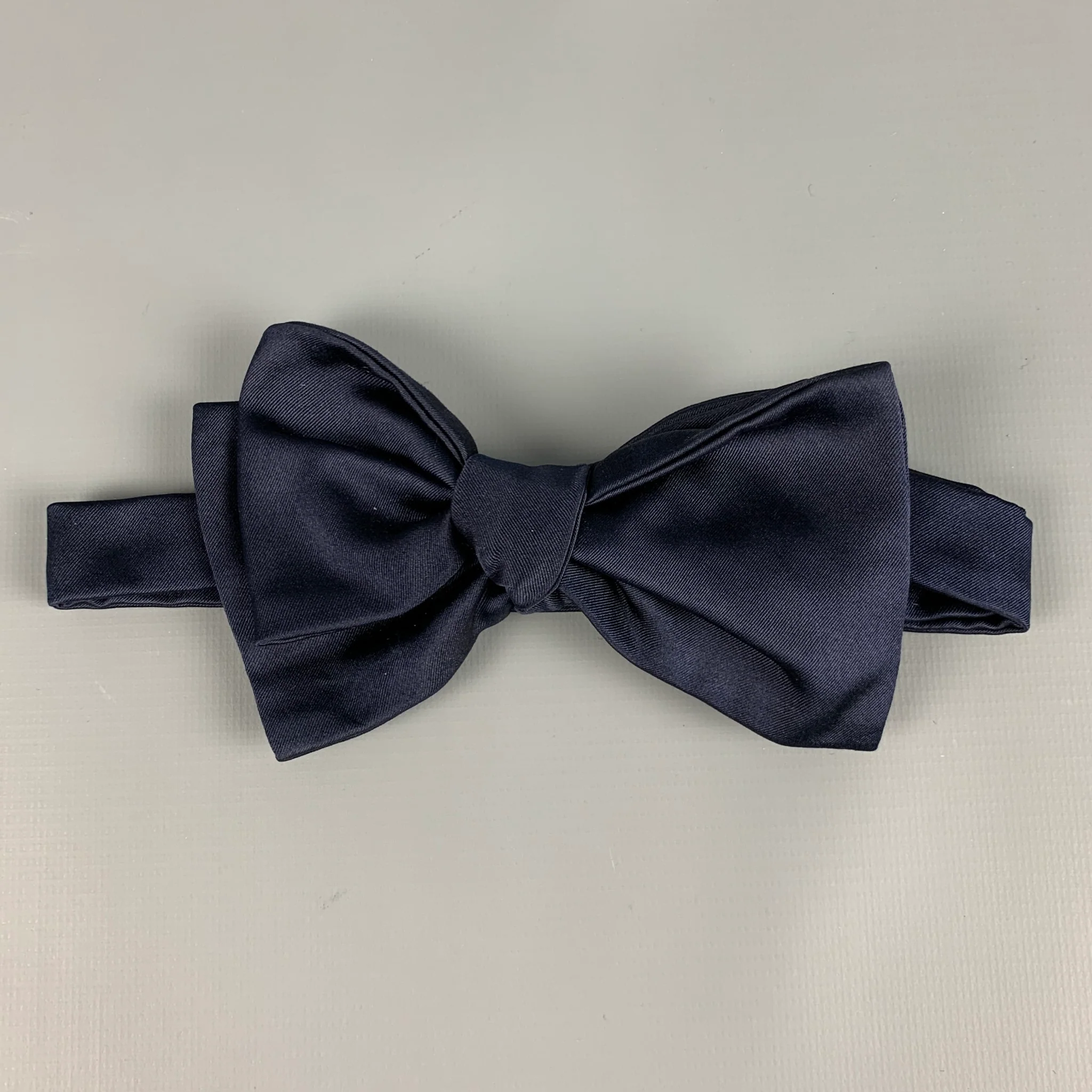 BRENDA KETT Navy Bow Tie