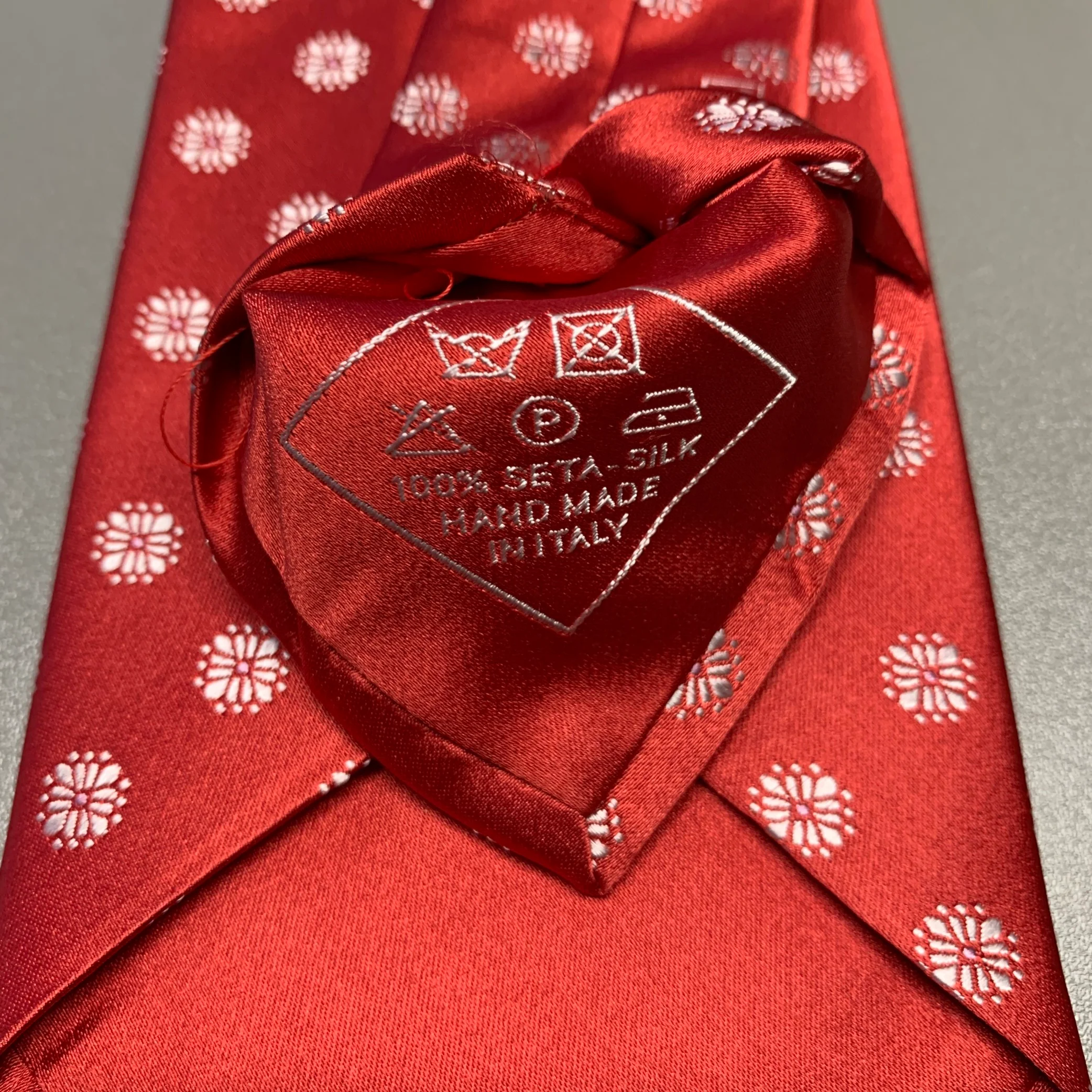 BRIONI Red White Floral Silk Tie - Image 3