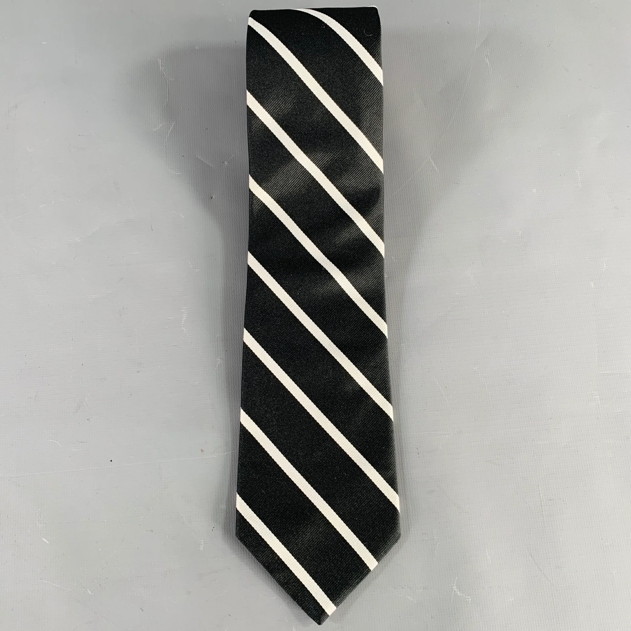 BROOKS BROTHERS Black Cream Diagonal Stripe Silk Tie - Image 2