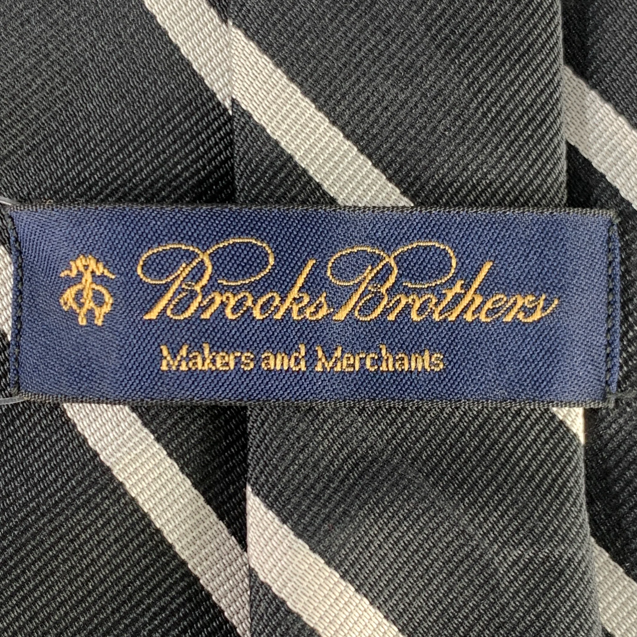 BROOKS BROTHERS Black Cream Diagonal Stripe Silk Tie - Image 3