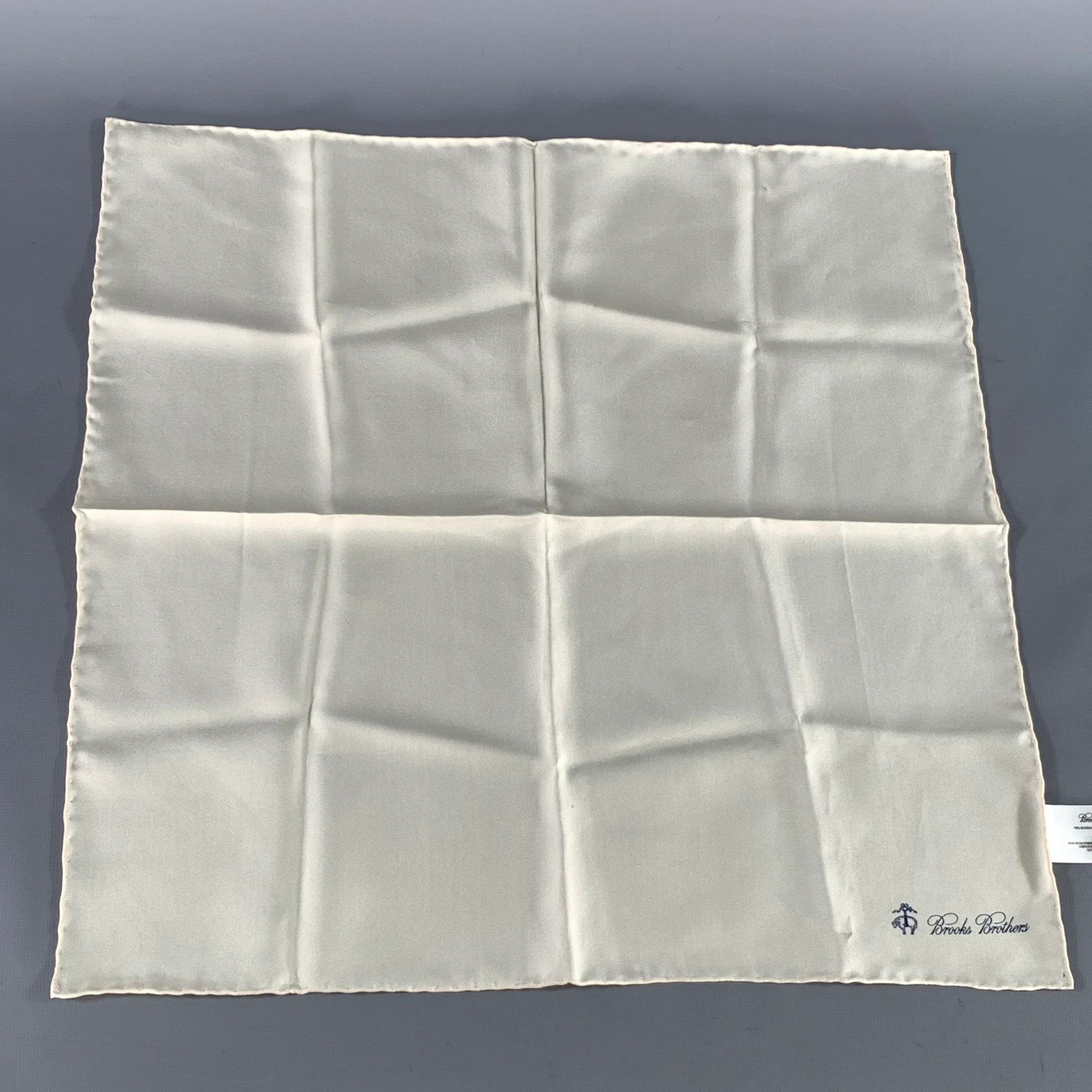BROOKS BROTHERS Cream Solid Silk Pocket Square