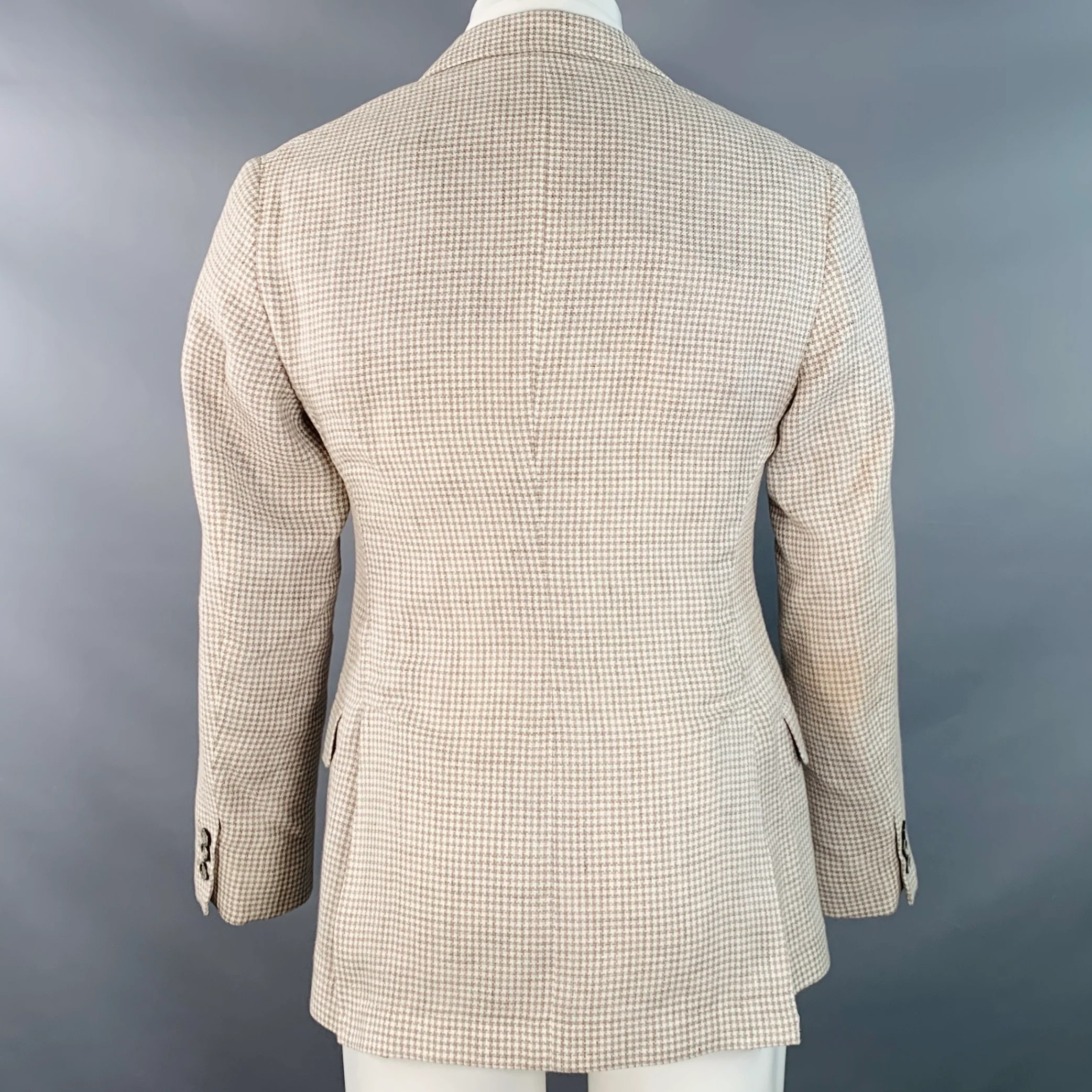 BRUNELLO CUCINELLI Size 38 Beige Cream Houndstooth Notch Lapel Sport Coat - Image 4