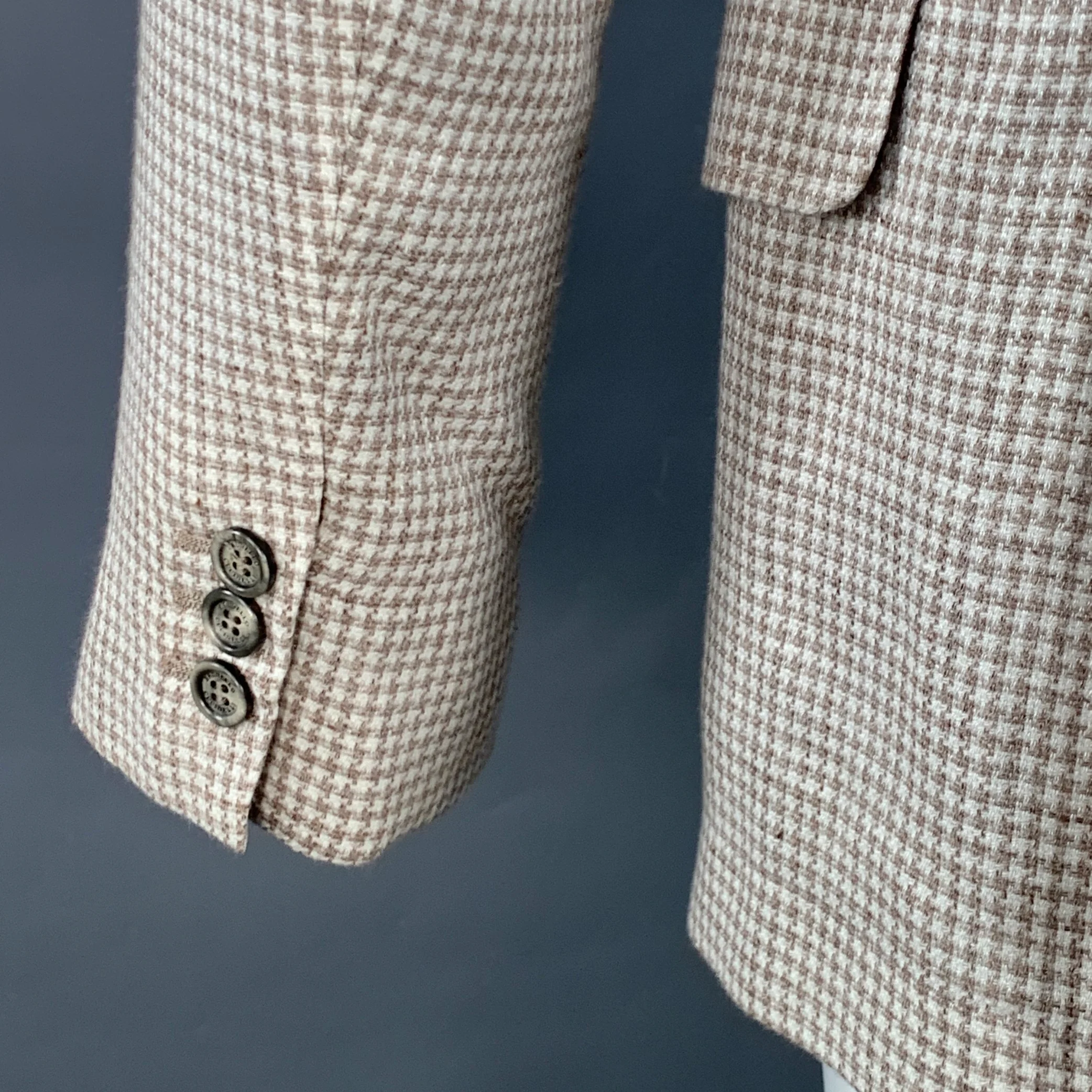 BRUNELLO CUCINELLI Size 38 Beige Cream Houndstooth Notch Lapel Sport Coat - Image 5