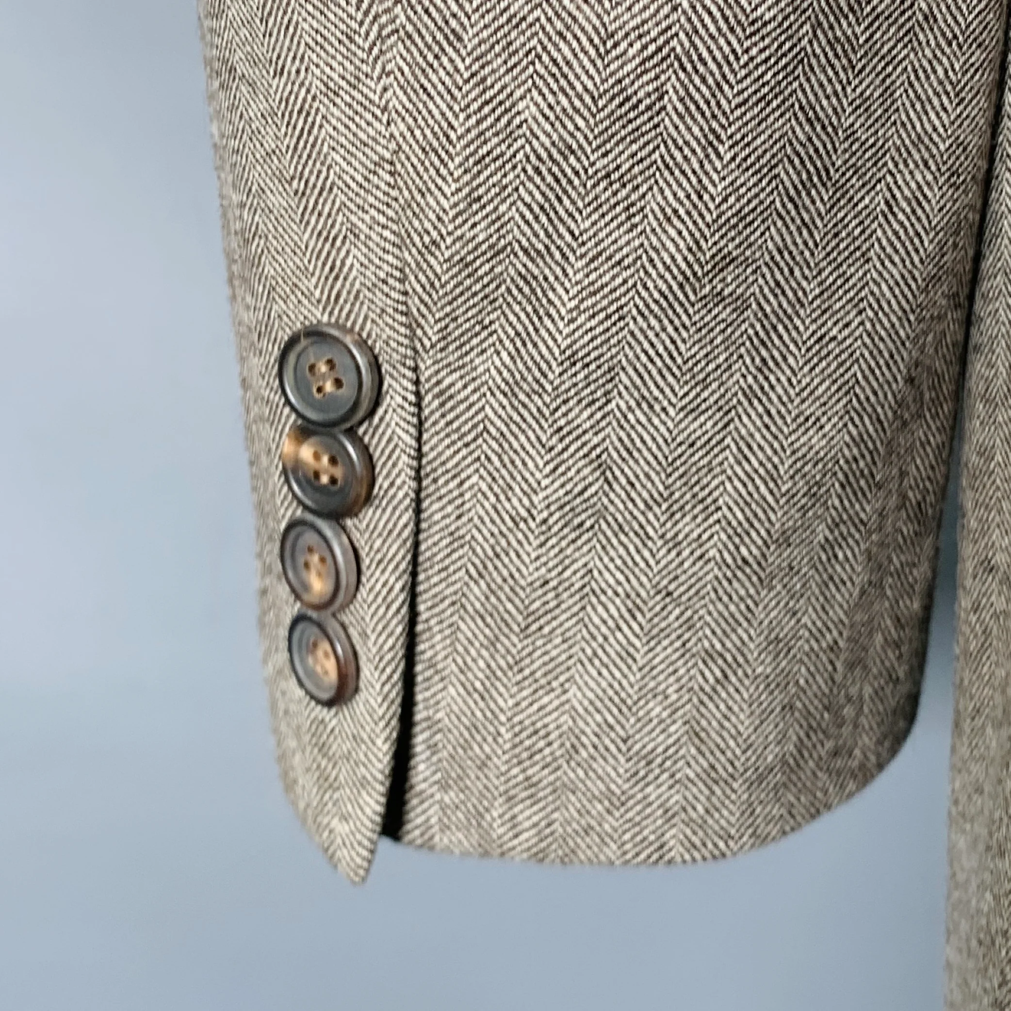 BRUNELLO CUCINELLI Size 44 Beige Brown Herringbone Peak Lapel Sport Coat - Image 6