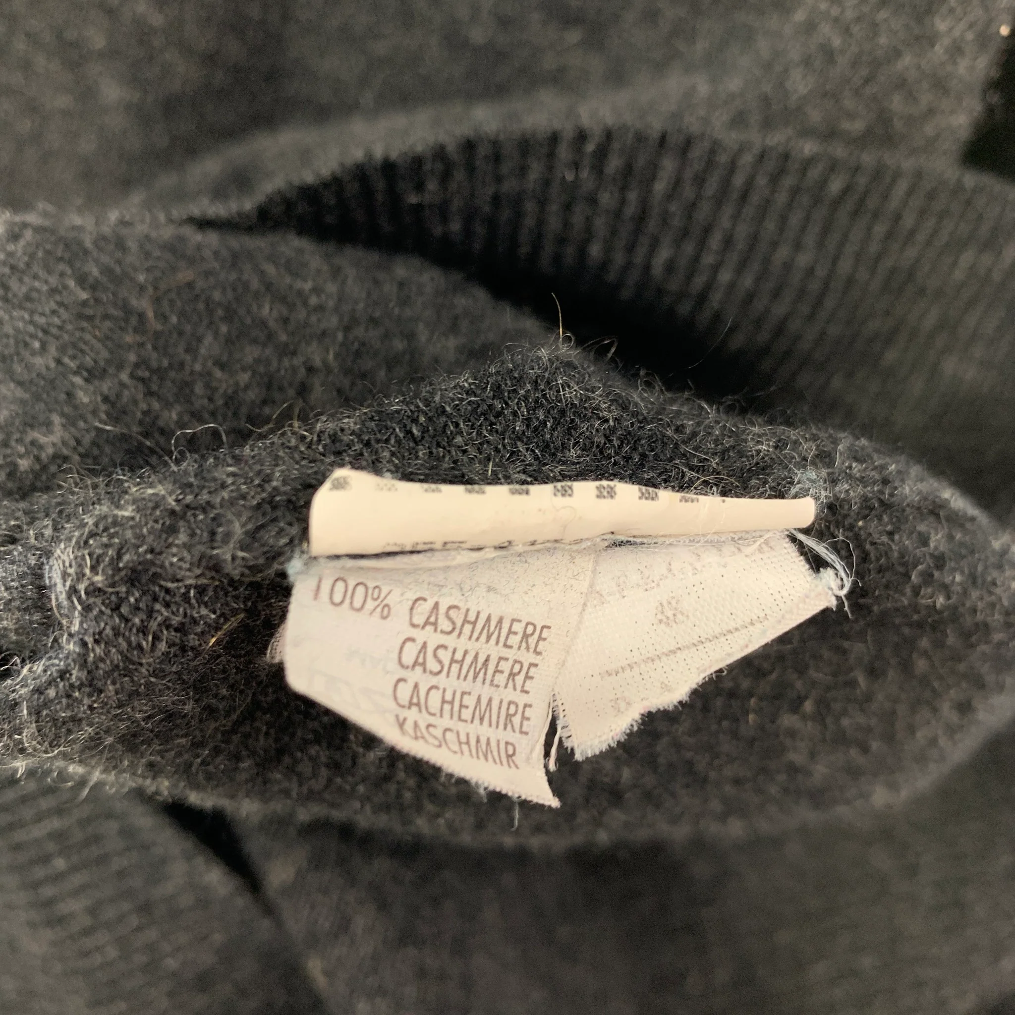 BRUNELLO CUCINELLI Size S Charcoal Cashmere V-Neck Sweater - Image 4