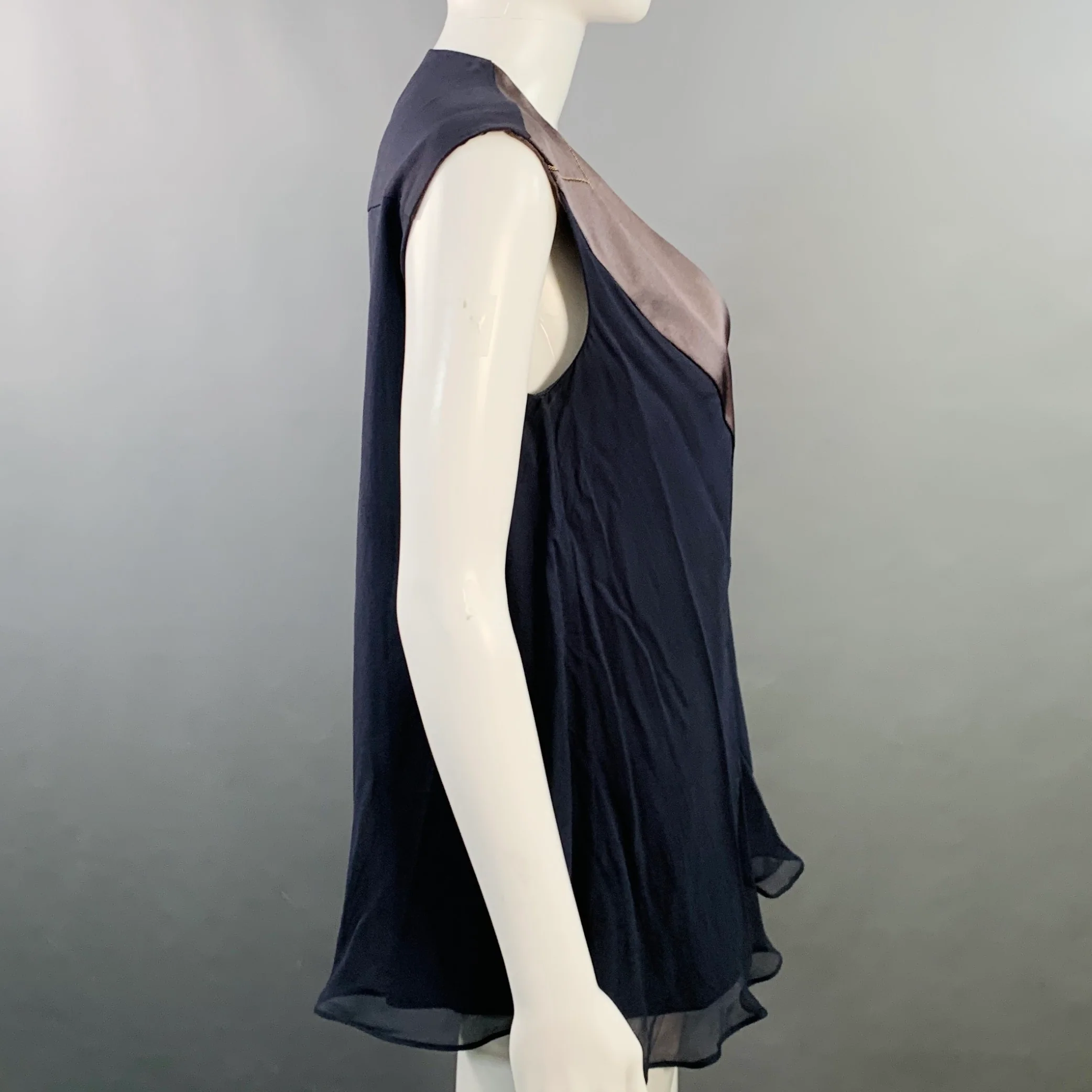 BRUNELLO CUCINELLI Size S Navy Black Chiffon Two Tone Monili Beading V-Neck Blouse - Image 3