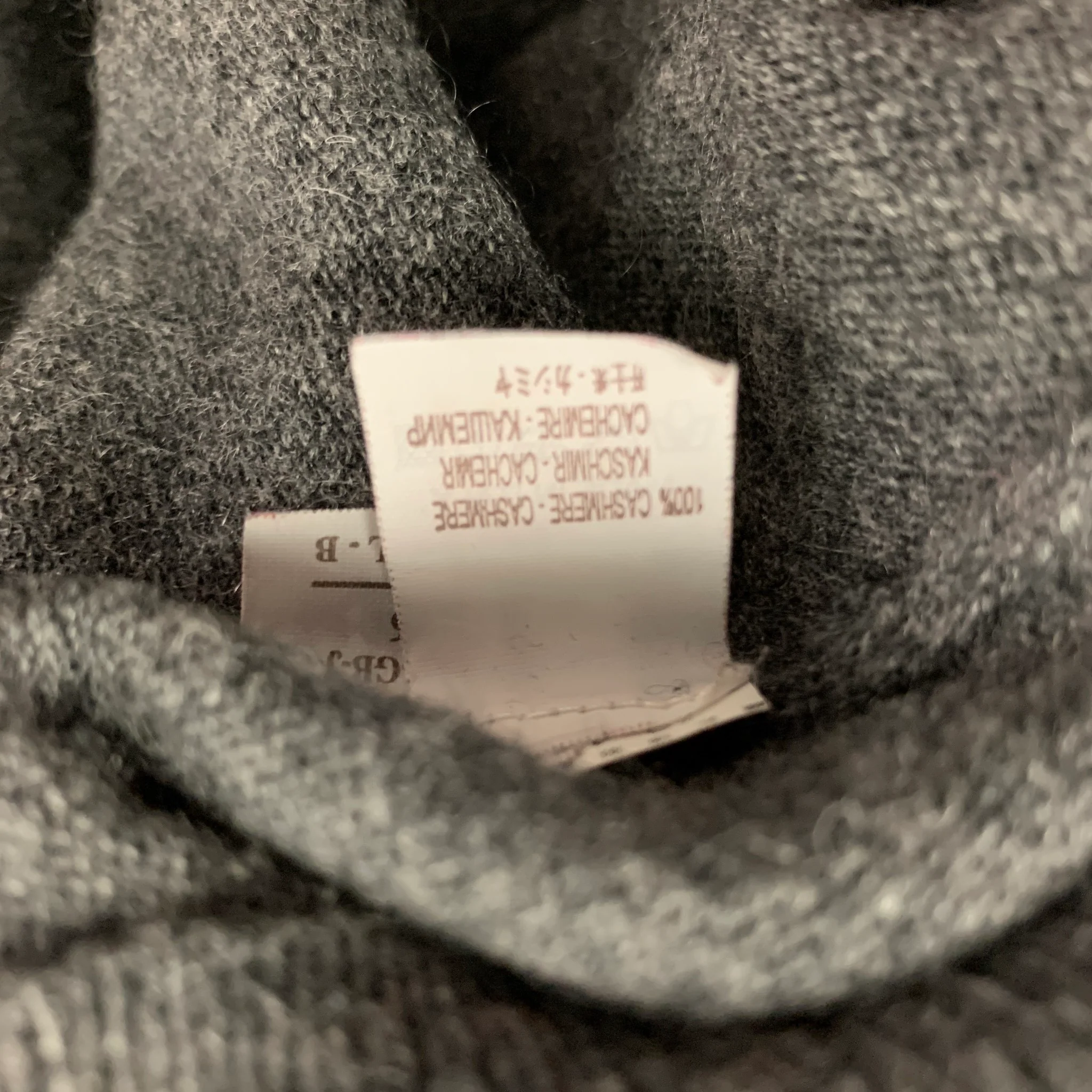 BRUNELLO CUCINELLI Size XS Gray Cashmere V-Neck Sweater - Image 4