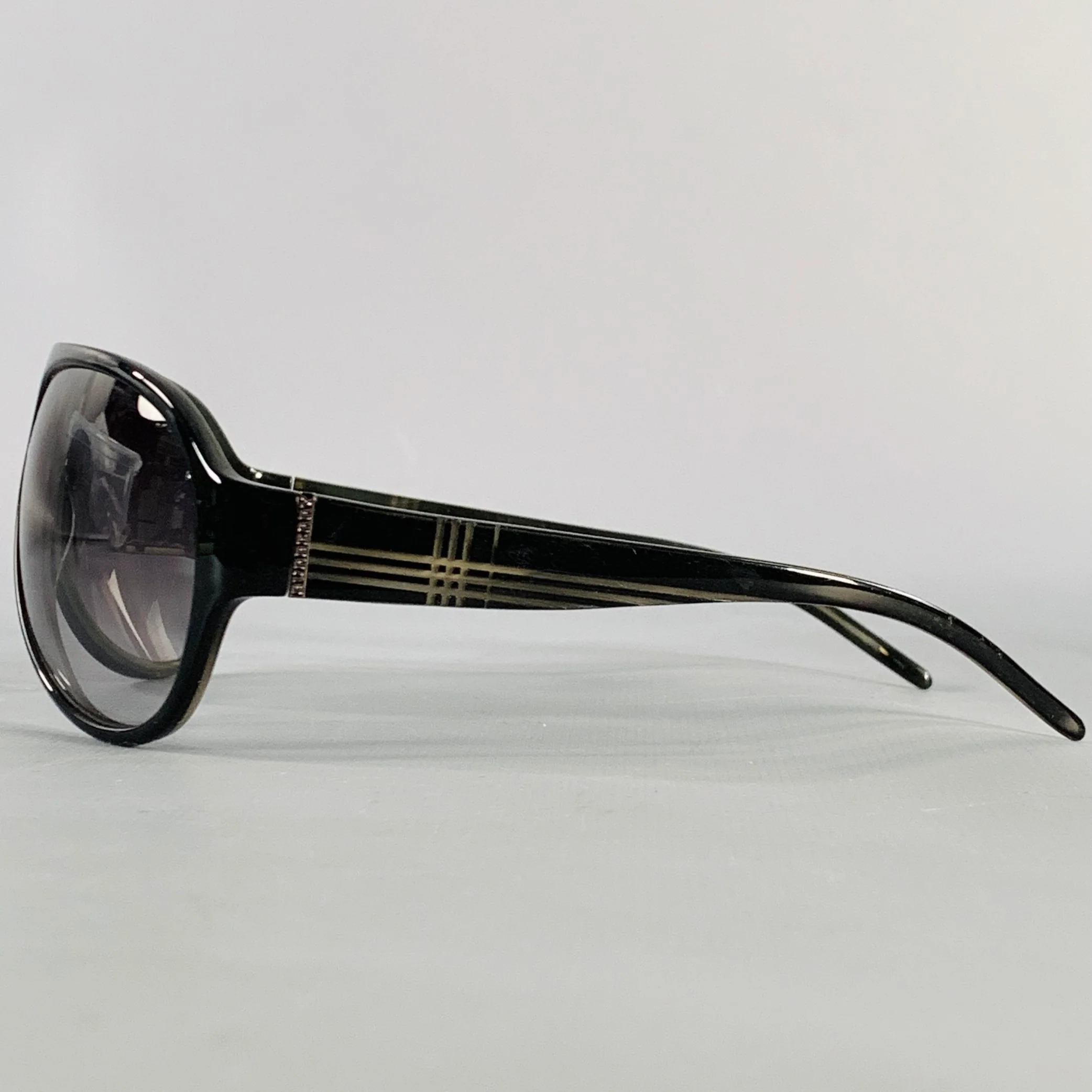 BURBERRY Black Acetate Oversized Wrap Around Aviator Sunglasses - Image 4