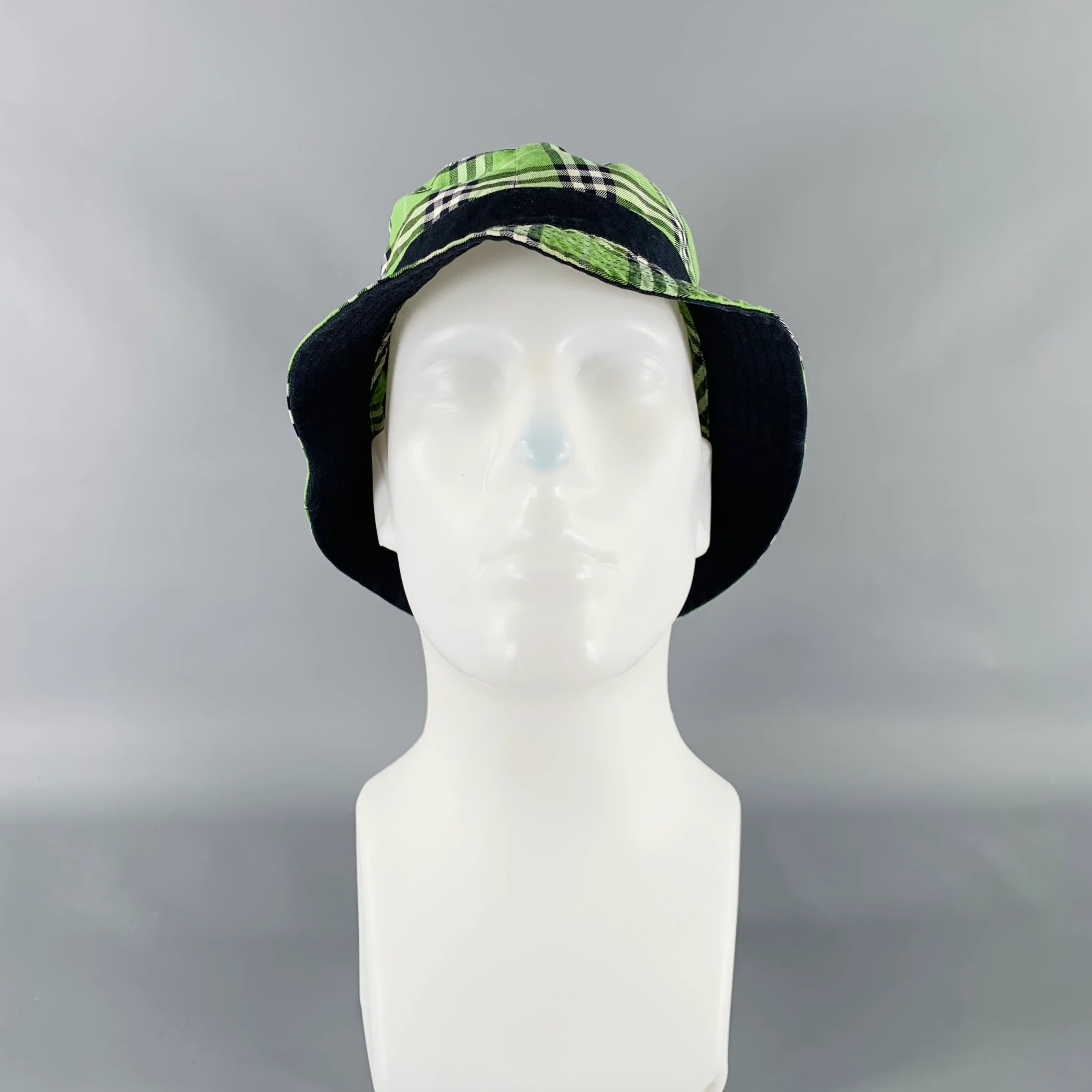 BURBERRY Green Navy Plaid Canvas Reversible Bucket Hat - Image 3