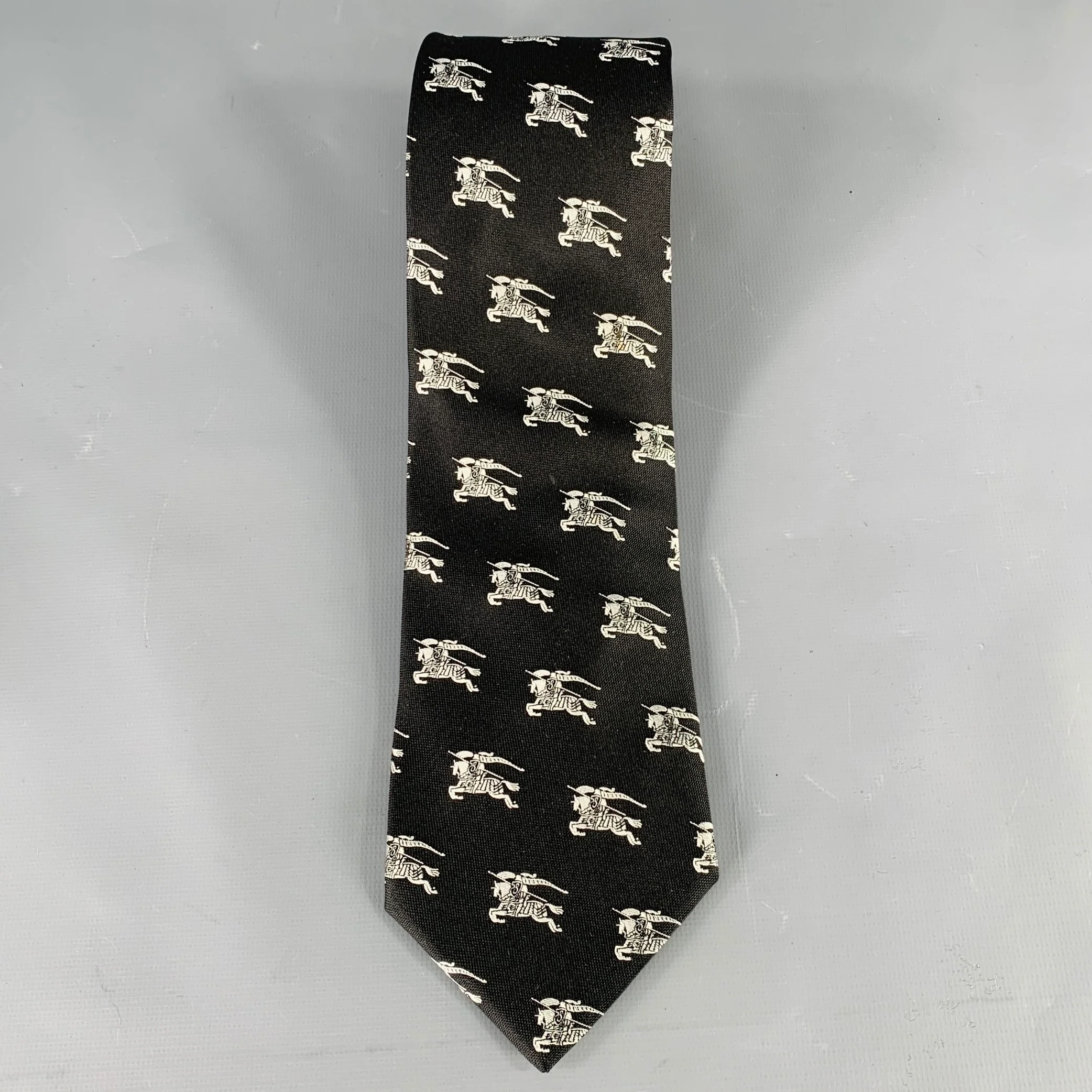 BURBERRY LONDON Black White Logo Silk Tie - Image 3