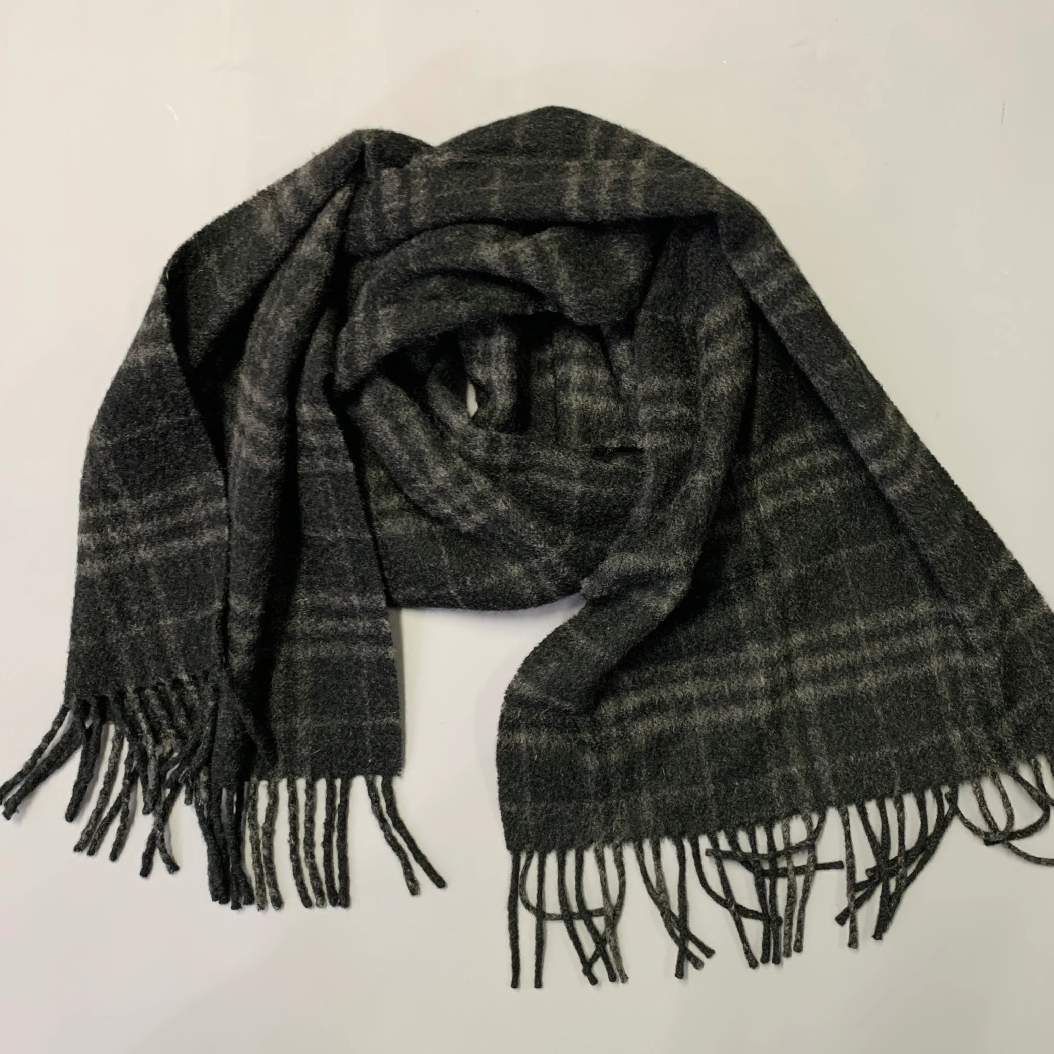 BURBERRY LONDON Grey Charcoal Plaid Cashmere Fringe Scarf - Image 3